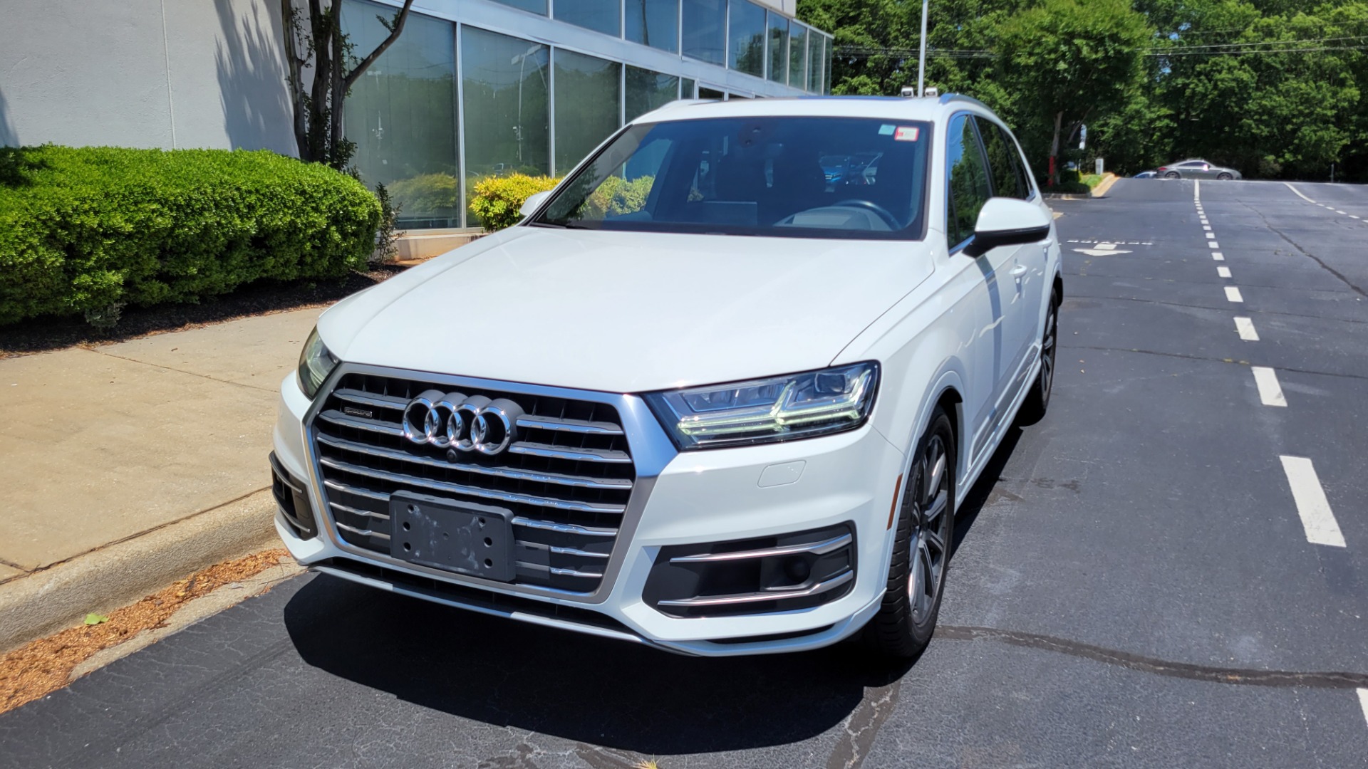 Used 2017 Audi Q7 PRESTIGE 3.0L SUV / NAV / DRVR ASST / CLD WTHR / SUNROOF / TOW / 3-ROW for sale $42,395 at Formula Imports in Charlotte NC 28227 2