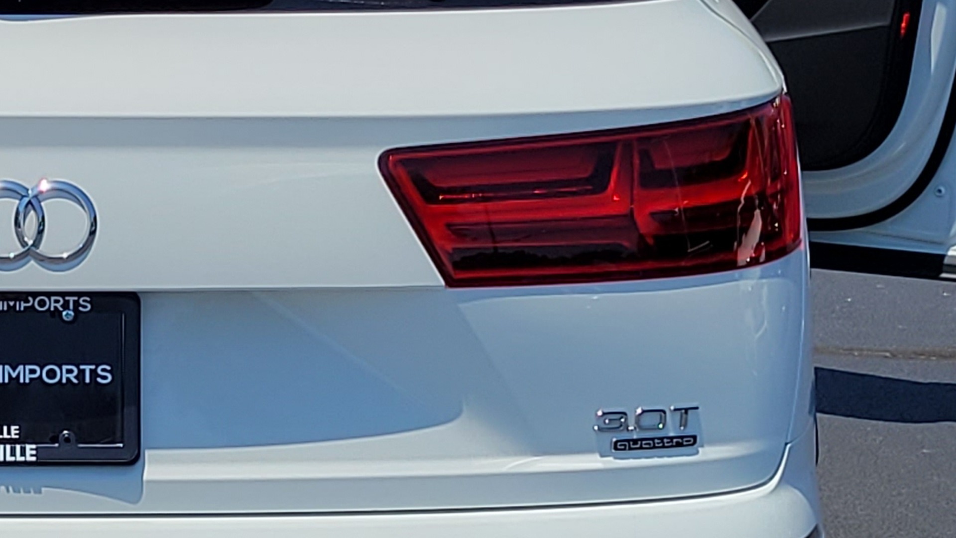 Used 2017 Audi Q7 PRESTIGE 3.0L SUV / NAV / DRVR ASST / CLD WTHR / SUNROOF / TOW / 3-ROW for sale $42,395 at Formula Imports in Charlotte NC 28227 27