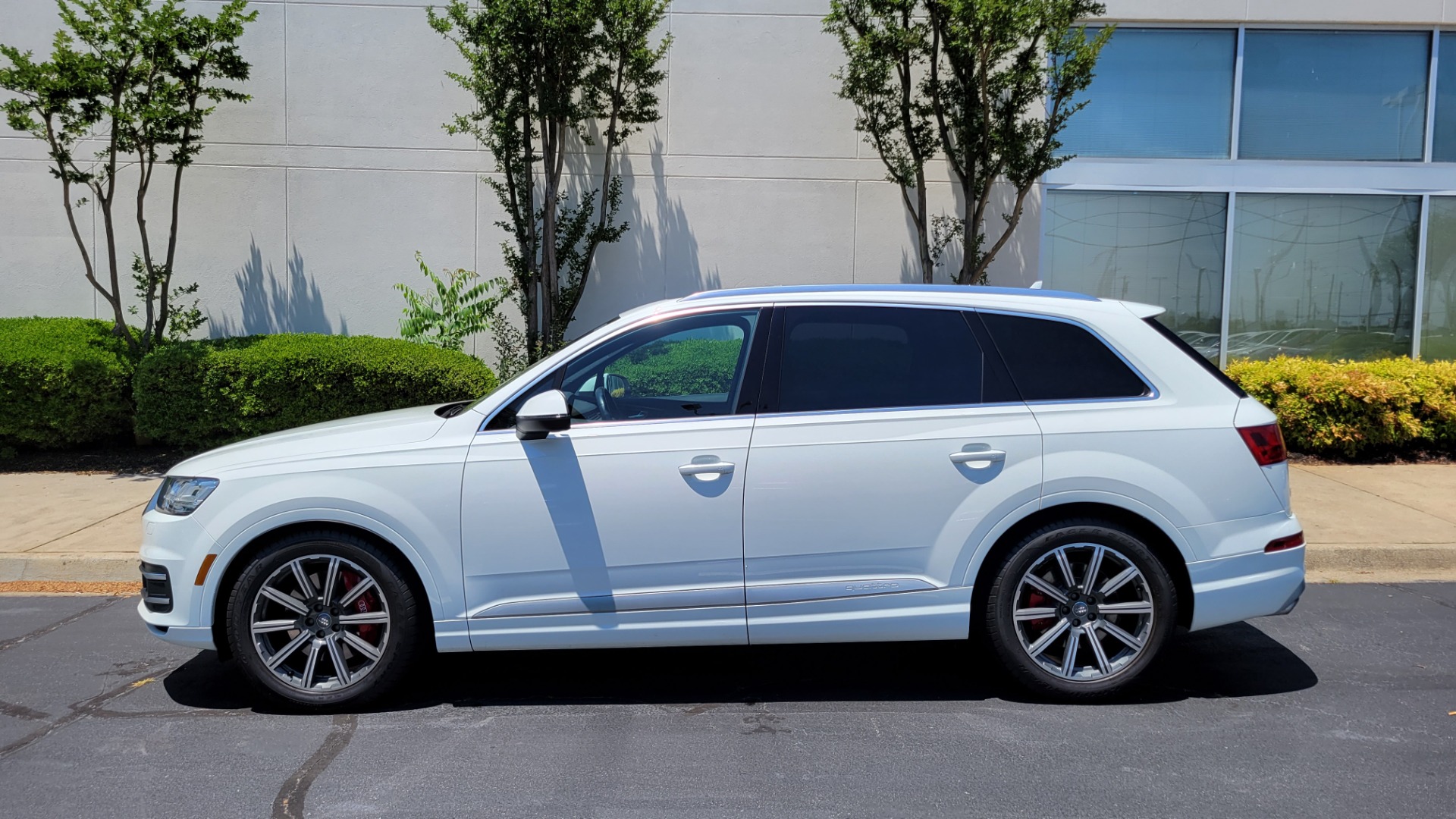 Used 2017 Audi Q7 PRESTIGE 3.0L SUV / NAV / DRVR ASST / CLD WTHR / SUNROOF / TOW / 3-ROW for sale $42,395 at Formula Imports in Charlotte NC 28227 3
