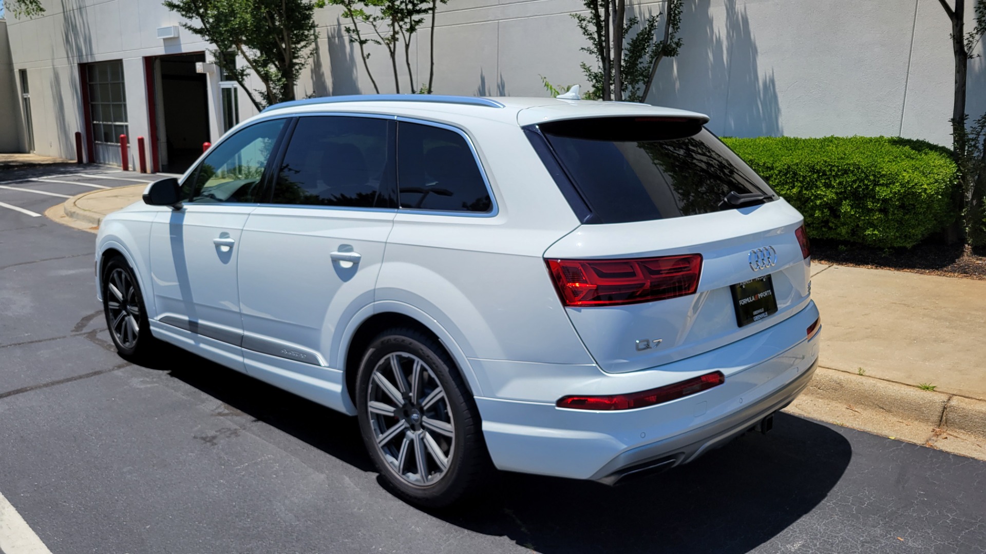 Used 2017 Audi Q7 PRESTIGE 3.0L SUV / NAV / DRVR ASST / CLD WTHR / SUNROOF / TOW / 3-ROW for sale $42,395 at Formula Imports in Charlotte NC 28227 4