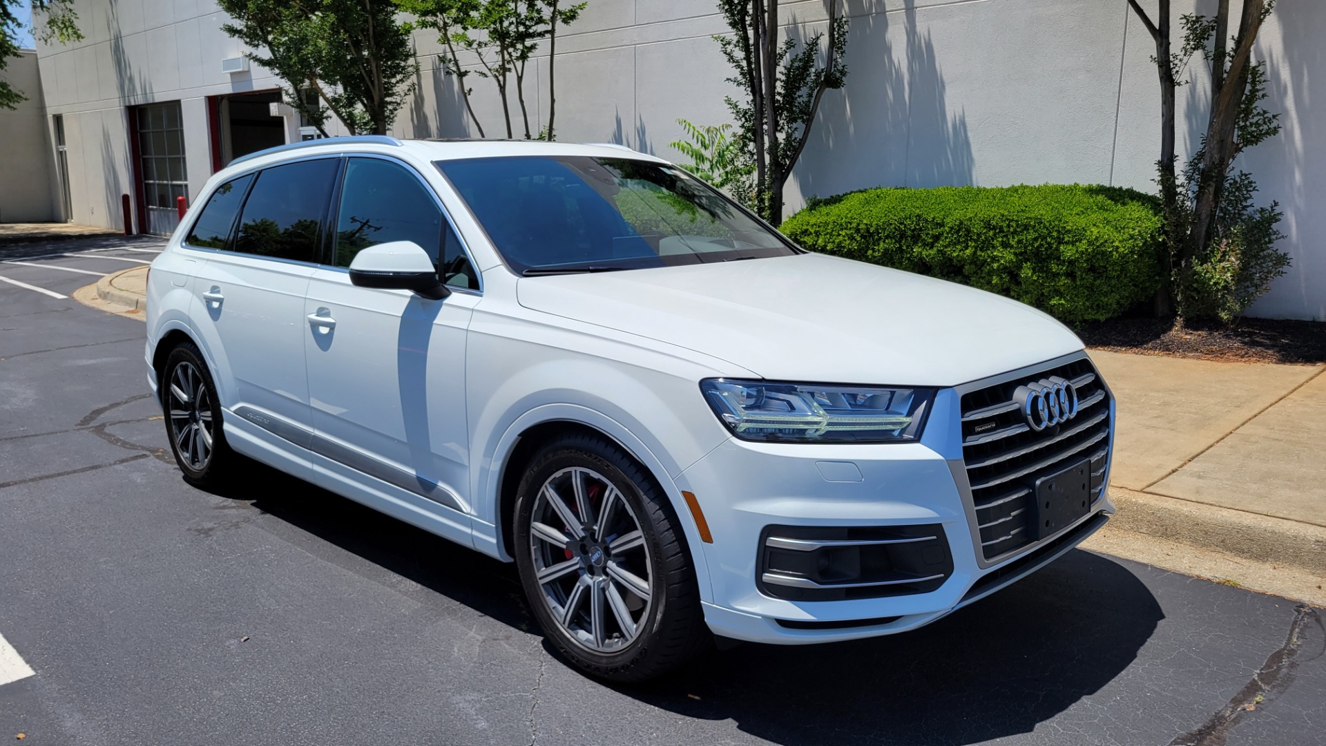 Used 2017 Audi Q7 PRESTIGE 3.0L SUV / NAV / DRVR ASST / CLD WTHR / SUNROOF / TOW / 3-ROW for sale $42,395 at Formula Imports in Charlotte NC 28227 5
