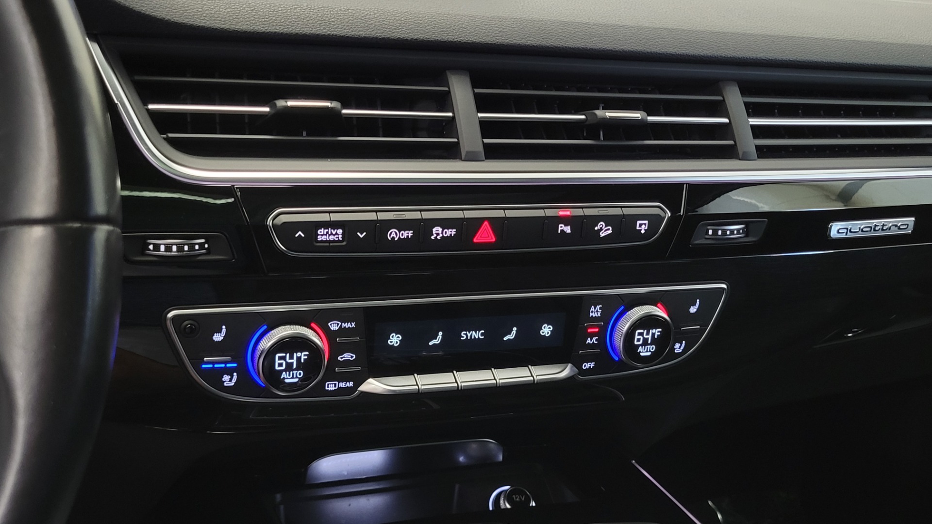 Used 2017 Audi Q7 PRESTIGE 3.0L SUV / NAV / DRVR ASST / CLD WTHR / SUNROOF / TOW / 3-ROW for sale $42,395 at Formula Imports in Charlotte NC 28227 54