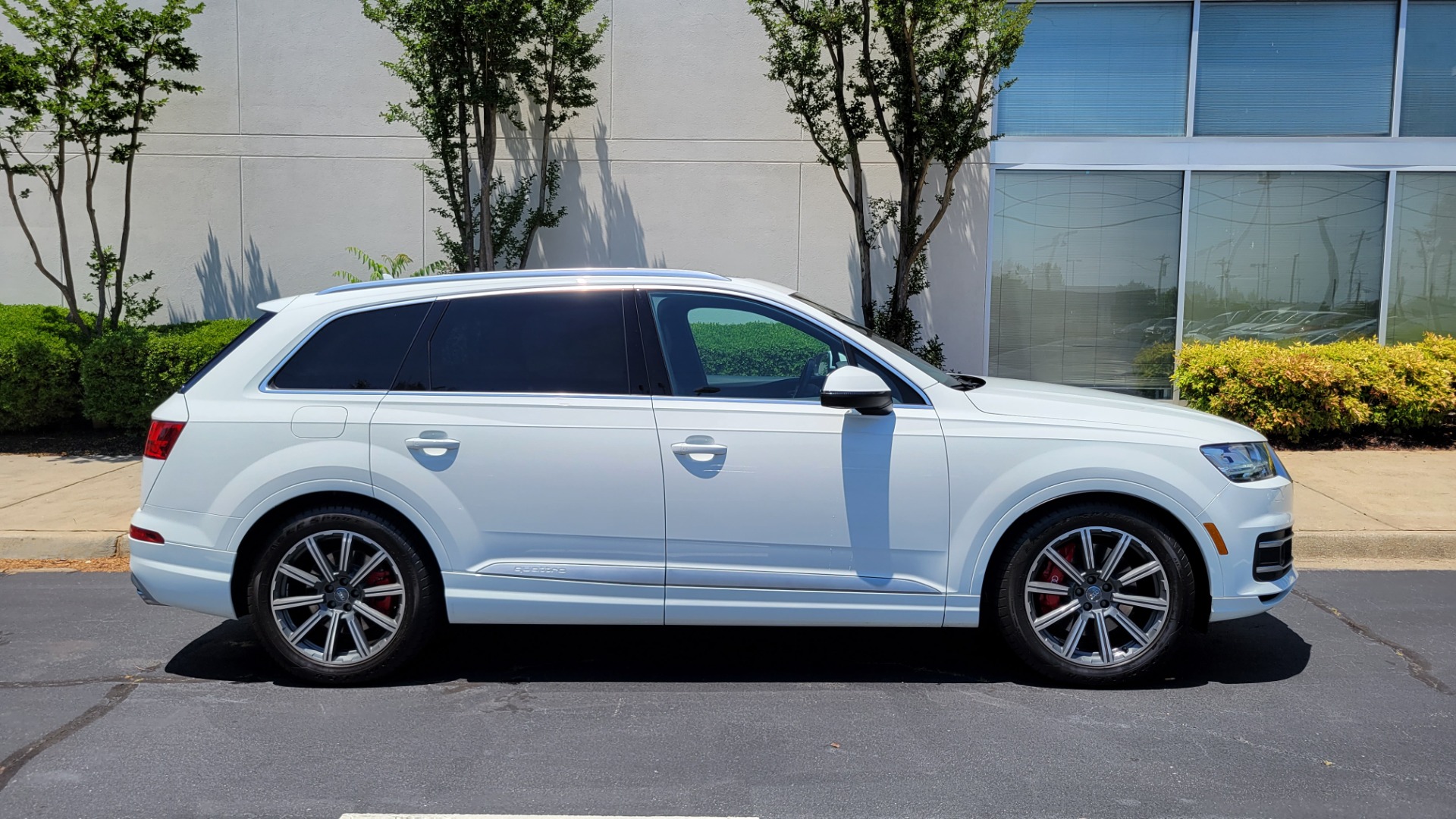 Used 2017 Audi Q7 PRESTIGE 3.0L SUV / NAV / DRVR ASST / CLD WTHR / SUNROOF / TOW / 3-ROW for sale $42,395 at Formula Imports in Charlotte NC 28227 6