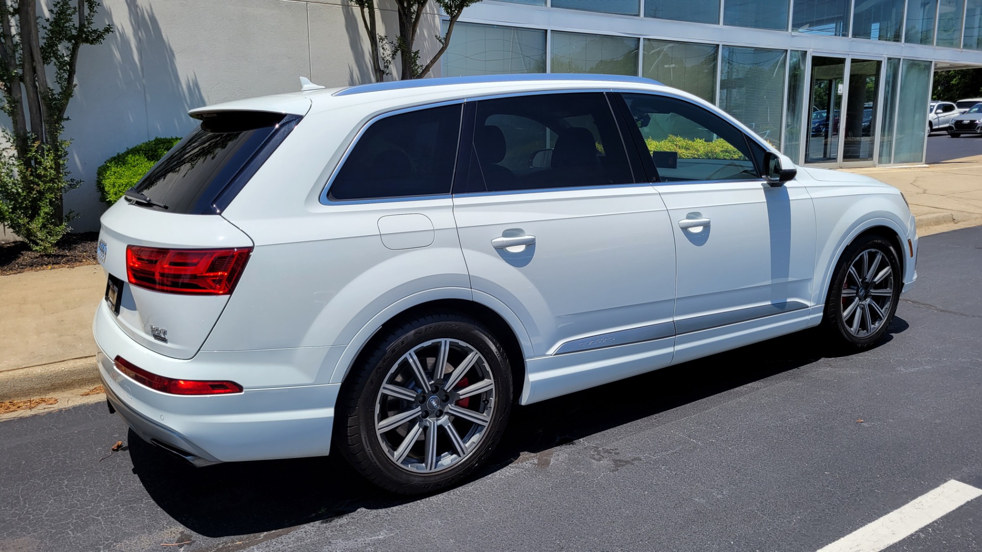 Used 2017 Audi Q7 PRESTIGE 3.0L SUV / NAV / DRVR ASST / CLD WTHR / SUNROOF / TOW / 3-ROW for sale $42,395 at Formula Imports in Charlotte NC 28227 7