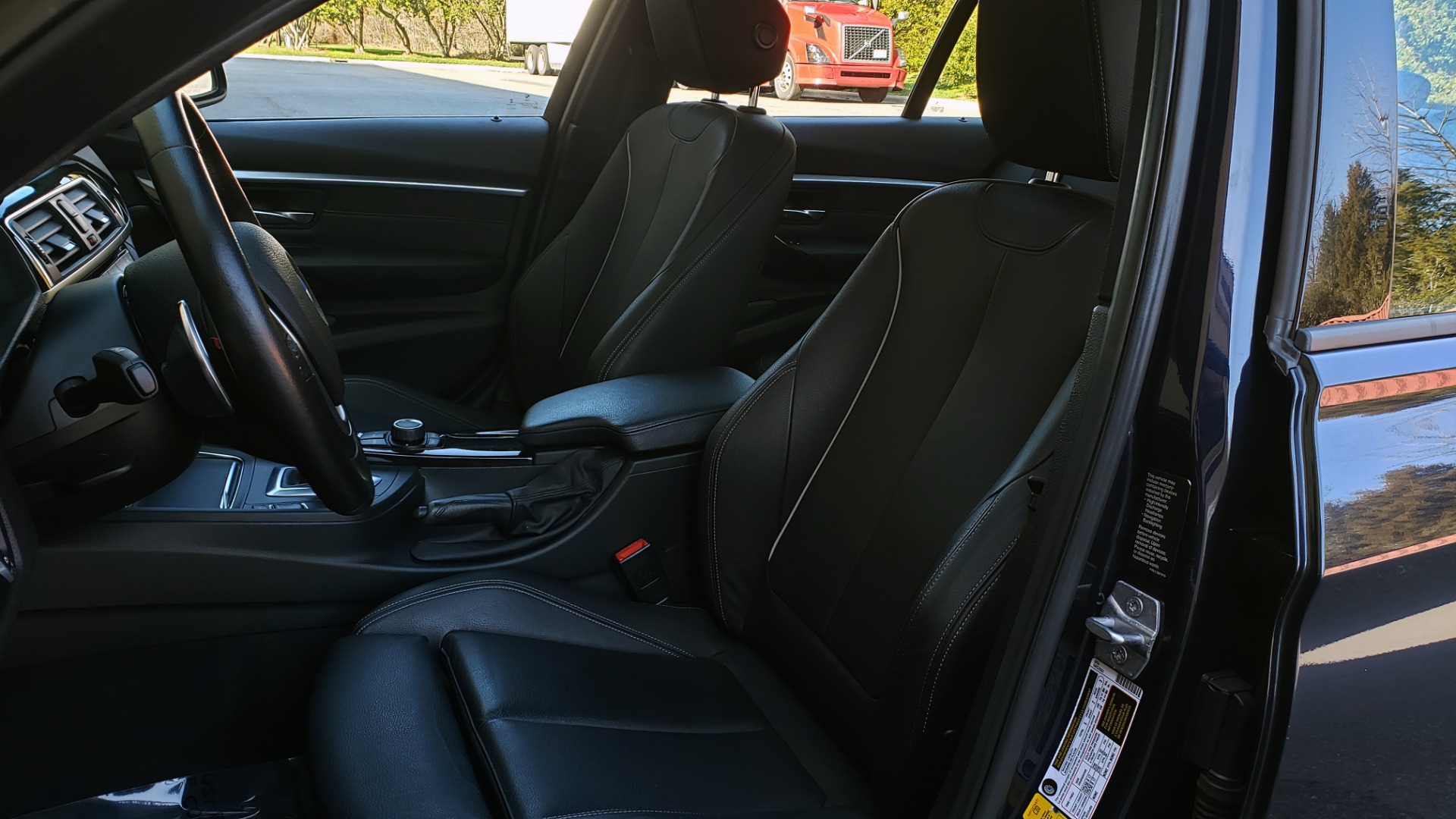 Used 2016 BMW 3 Series 328i PREMIUM / NAV / SUNROOF / DRIVE ASST / REARVIEW for sale Sold at Formula Imports in Charlotte NC 28227 32