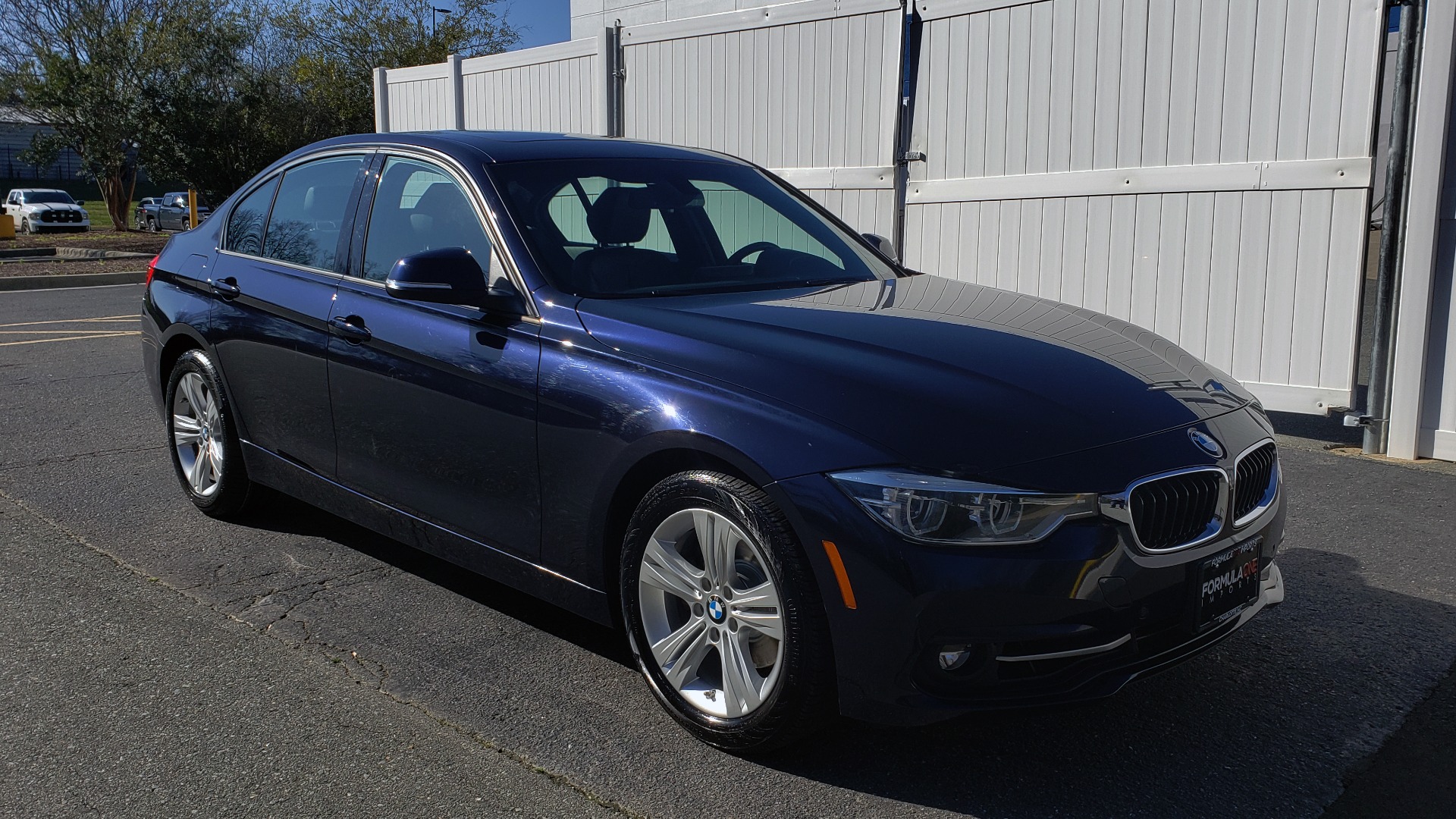 Used 2016 BMW 3 Series 328i PREMIUM / NAV / SUNROOF / DRIVE ASST / REARVIEW for sale Sold at Formula Imports in Charlotte NC 28227 4