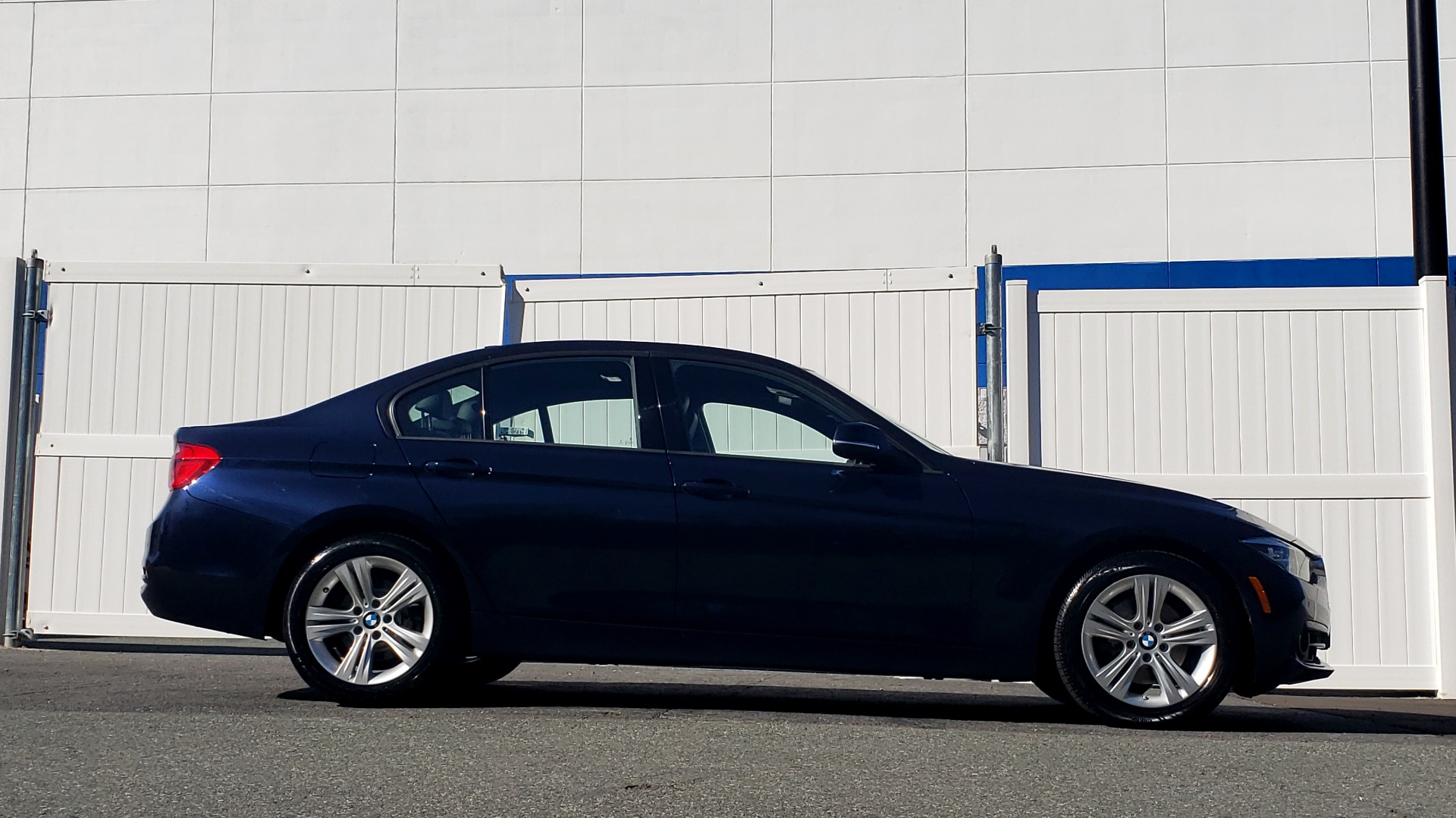 Used 2016 BMW 3 Series 328i PREMIUM / NAV / SUNROOF / DRIVE ASST / REARVIEW for sale Sold at Formula Imports in Charlotte NC 28227 5