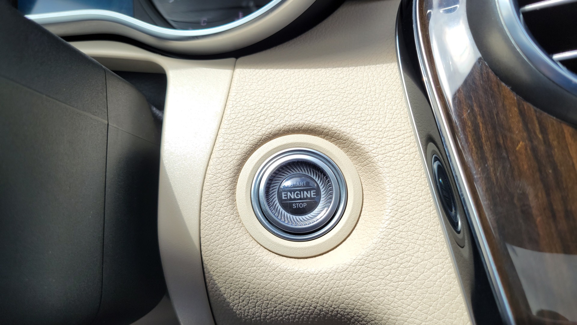 Used 2019 Mercedes-Benz C-CLASS C 300 PREMIUM 4MATIC / BURMESTER / KEYLESS-GO / REARVIEW for sale Sold at Formula Imports in Charlotte NC 28227 37