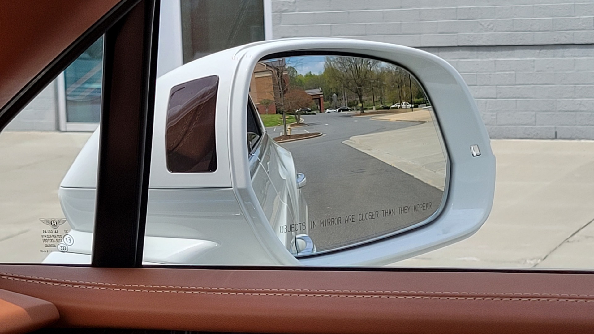 Used 2017 Bentley BENTAYGA W12 FIRST EDITION / AWD / NAV / HUD / SUNROOF / PREM SND / REARVIEW for sale $145,000 at Formula Imports in Charlotte NC 28227 101