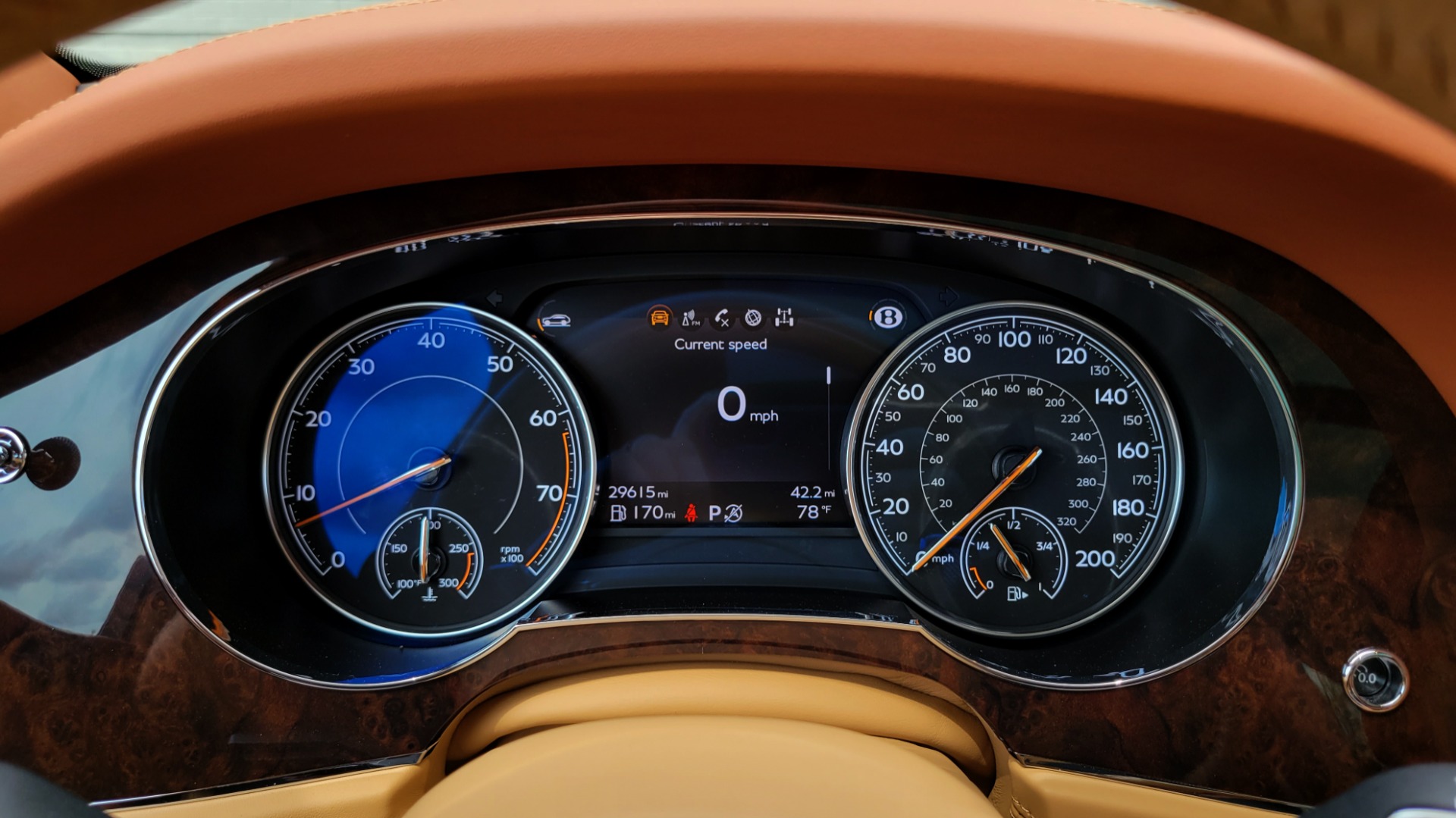 Used 2017 Bentley BENTAYGA W12 FIRST EDITION / AWD / NAV / HUD / SUNROOF / PREM SND / REARVIEW for sale $145,000 at Formula Imports in Charlotte NC 28227 54