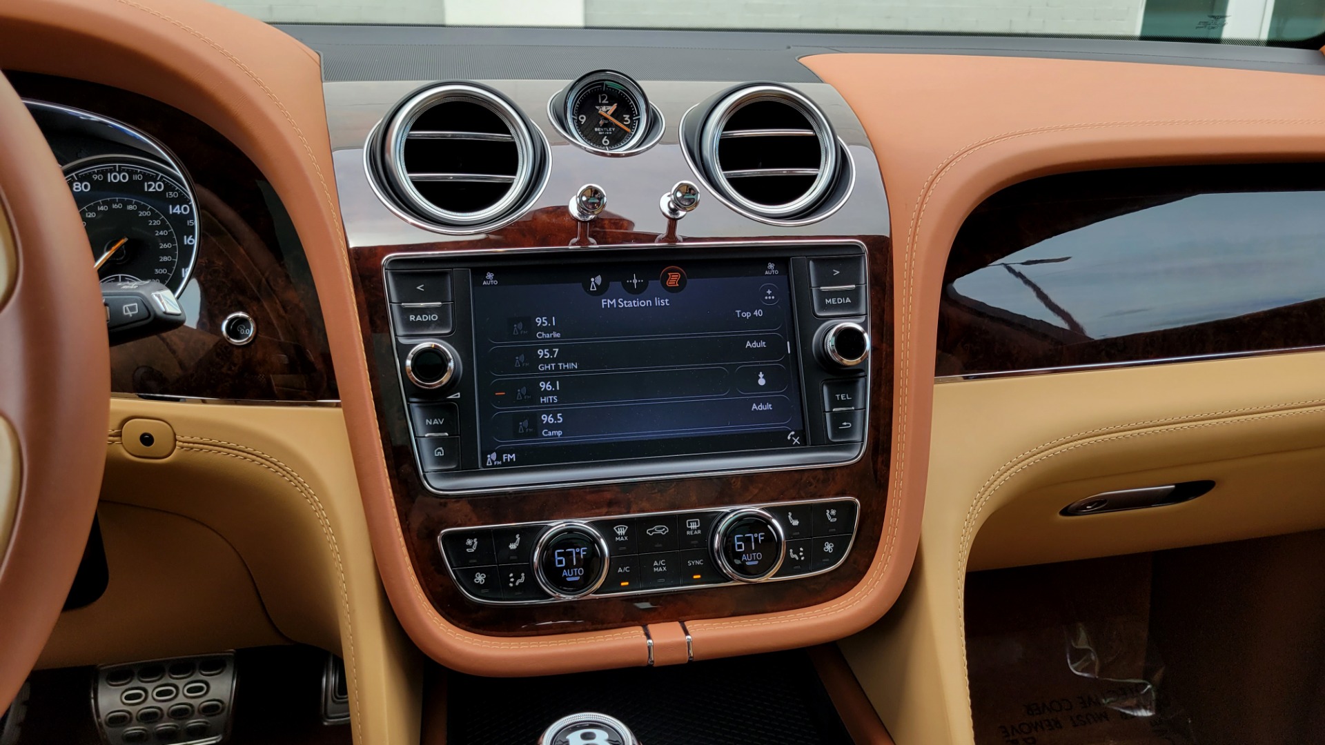 Used 2017 Bentley BENTAYGA W12 FIRST EDITION / AWD / NAV / HUD / SUNROOF / PREM SND / REARVIEW for sale $145,000 at Formula Imports in Charlotte NC 28227 55