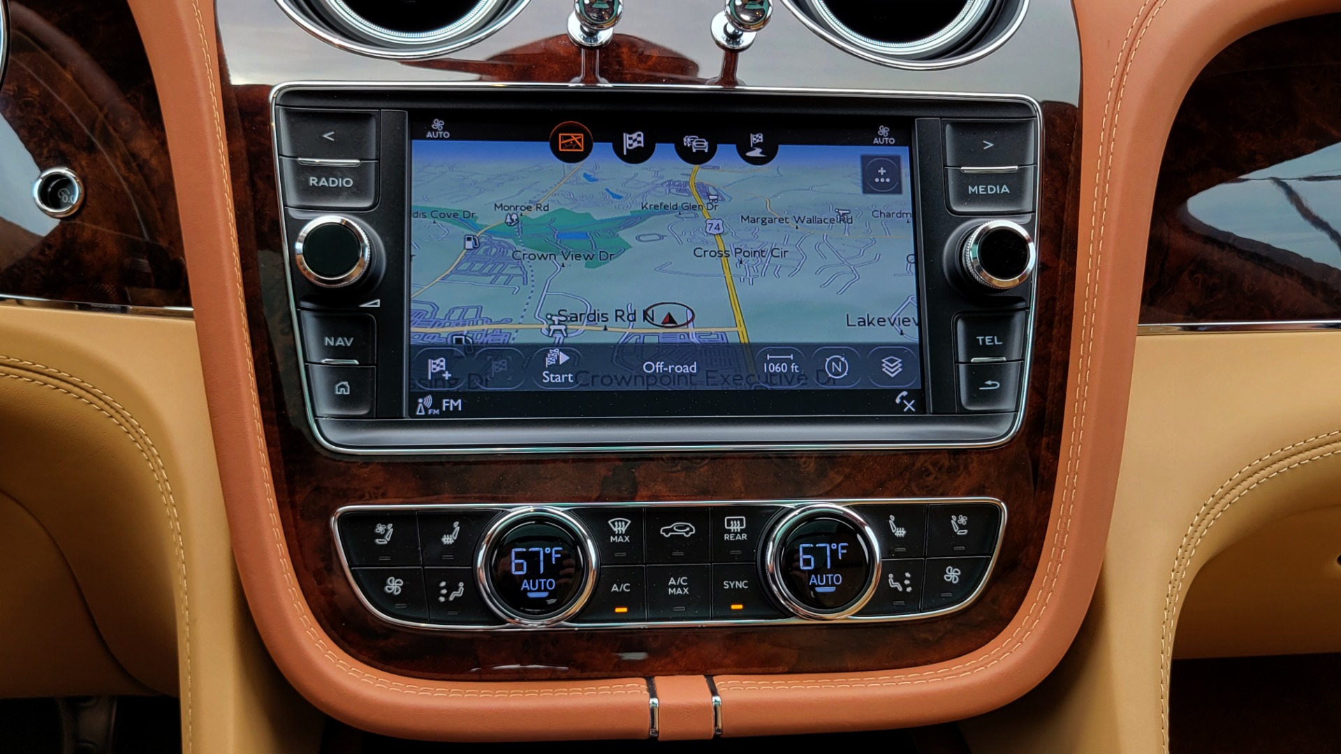 Used 2017 Bentley BENTAYGA W12 FIRST EDITION / AWD / NAV / HUD / SUNROOF / PREM SND / REARVIEW for sale $145,000 at Formula Imports in Charlotte NC 28227 59