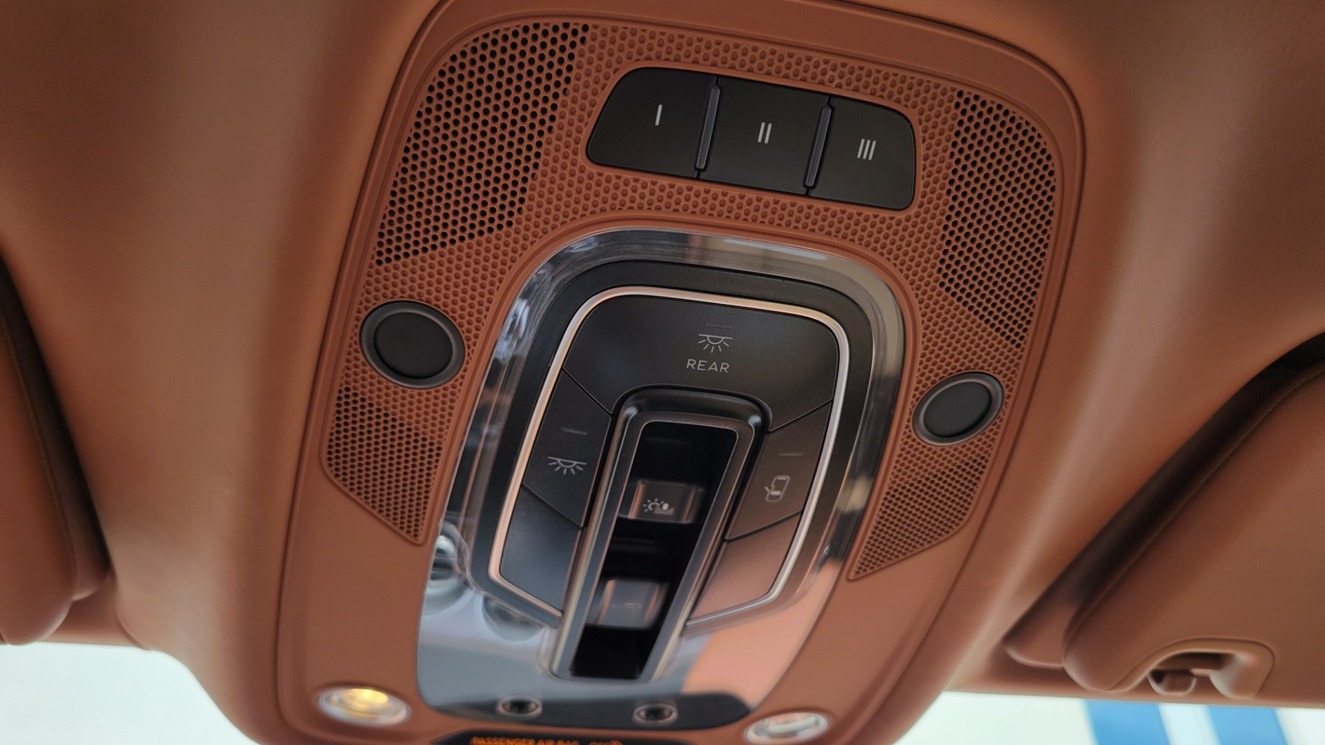 Used 2017 Bentley BENTAYGA W12 FIRST EDITION / AWD / NAV / HUD / SUNROOF / PREM SND / REARVIEW for sale $145,000 at Formula Imports in Charlotte NC 28227 66
