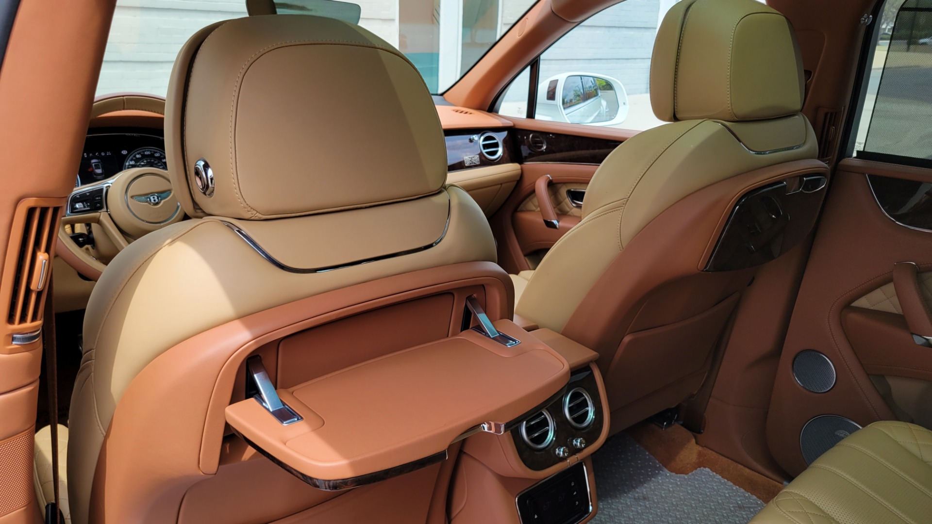 Used 2017 Bentley BENTAYGA W12 FIRST EDITION / AWD / NAV / HUD / SUNROOF / PREM SND / REARVIEW for sale $145,000 at Formula Imports in Charlotte NC 28227 73