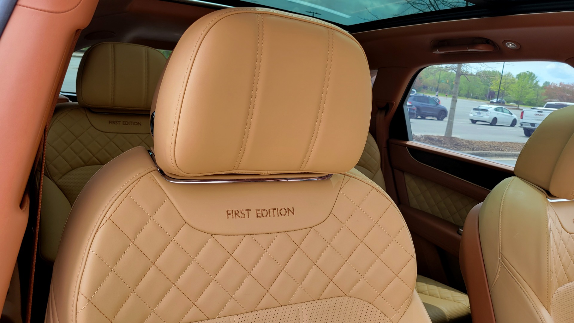 Used 2017 Bentley BENTAYGA W12 FIRST EDITION / AWD / NAV / HUD / SUNROOF / PREM SND / REARVIEW for sale $145,000 at Formula Imports in Charlotte NC 28227 81