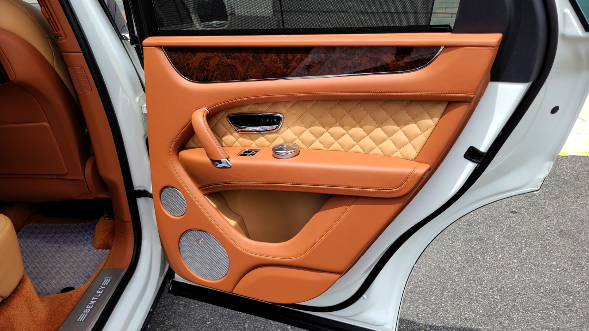 Used 2017 Bentley BENTAYGA W12 FIRST EDITION / AWD / NAV / HUD / SUNROOF / PREM SND / REARVIEW for sale $145,000 at Formula Imports in Charlotte NC 28227 88