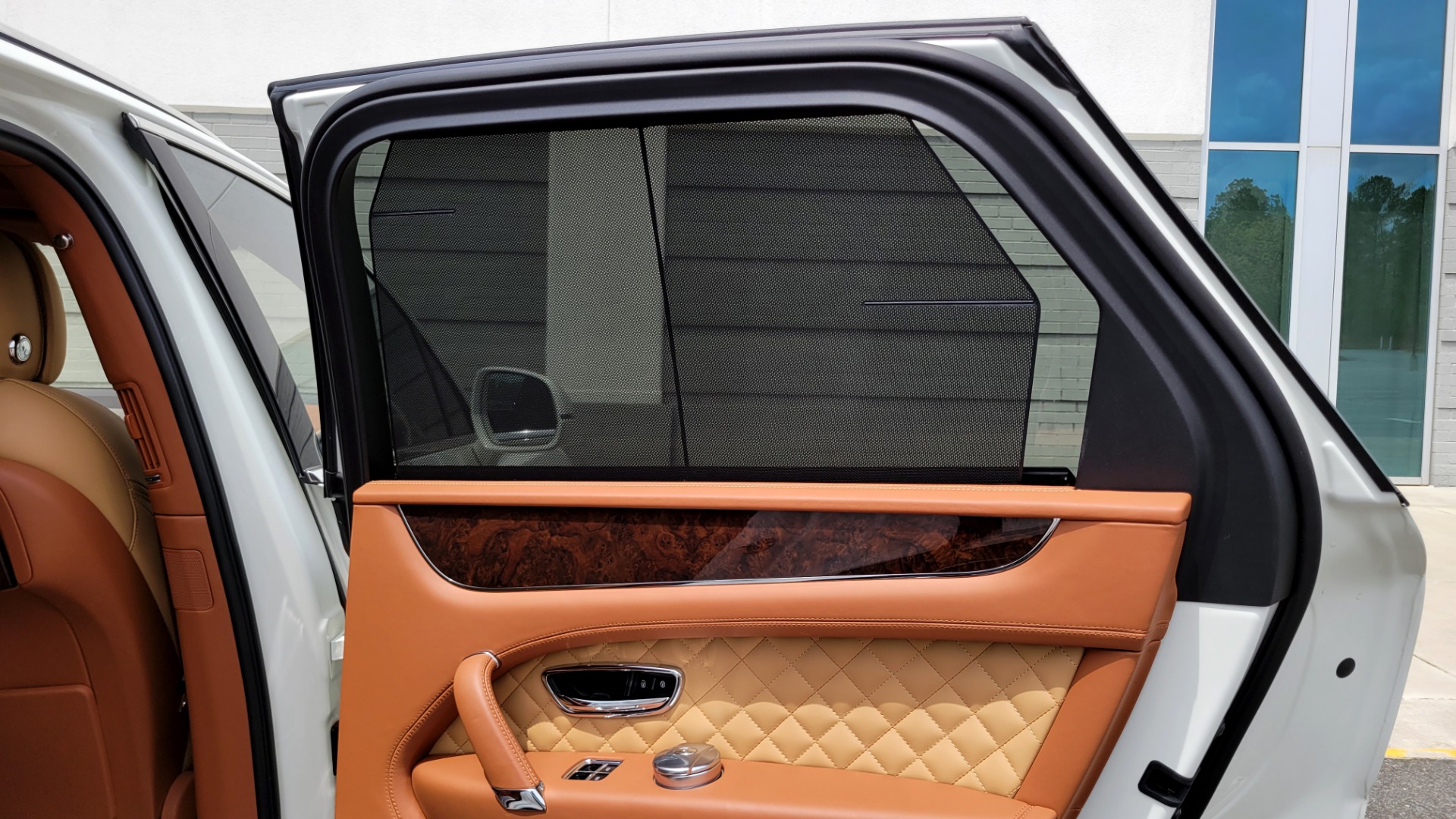 Used 2017 Bentley BENTAYGA W12 FIRST EDITION / AWD / NAV / HUD / SUNROOF / PREM SND / REARVIEW for sale $145,000 at Formula Imports in Charlotte NC 28227 89