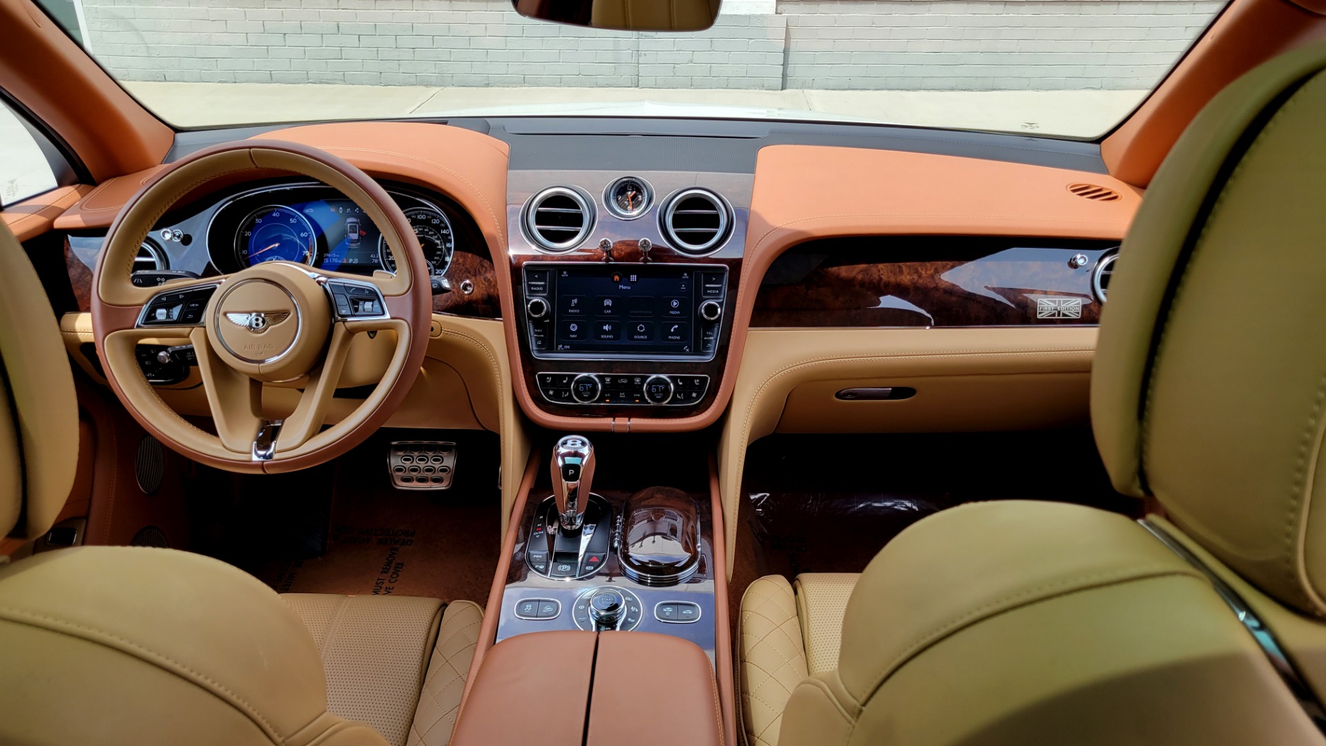 Used 2017 Bentley BENTAYGA W12 FIRST EDITION / AWD / NAV / HUD / SUNROOF / PREM SND / REARVIEW for sale $145,000 at Formula Imports in Charlotte NC 28227 96