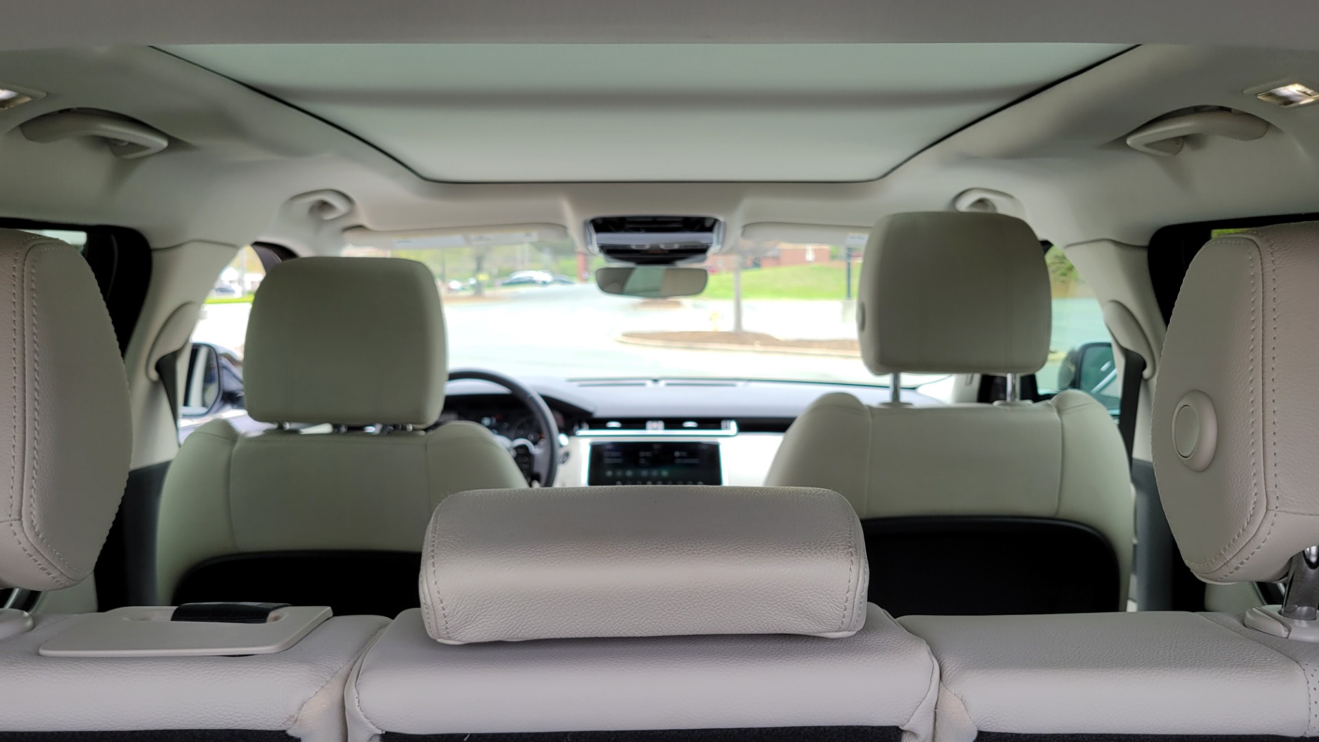 Used 2020 Land Rover RANGE ROVER VELAR S / AWD / 2.0L TURBO / NAV / SUNROOF / 19IN WHLS / REARVIEW for sale $59,995 at Formula Imports in Charlotte NC 28227 22