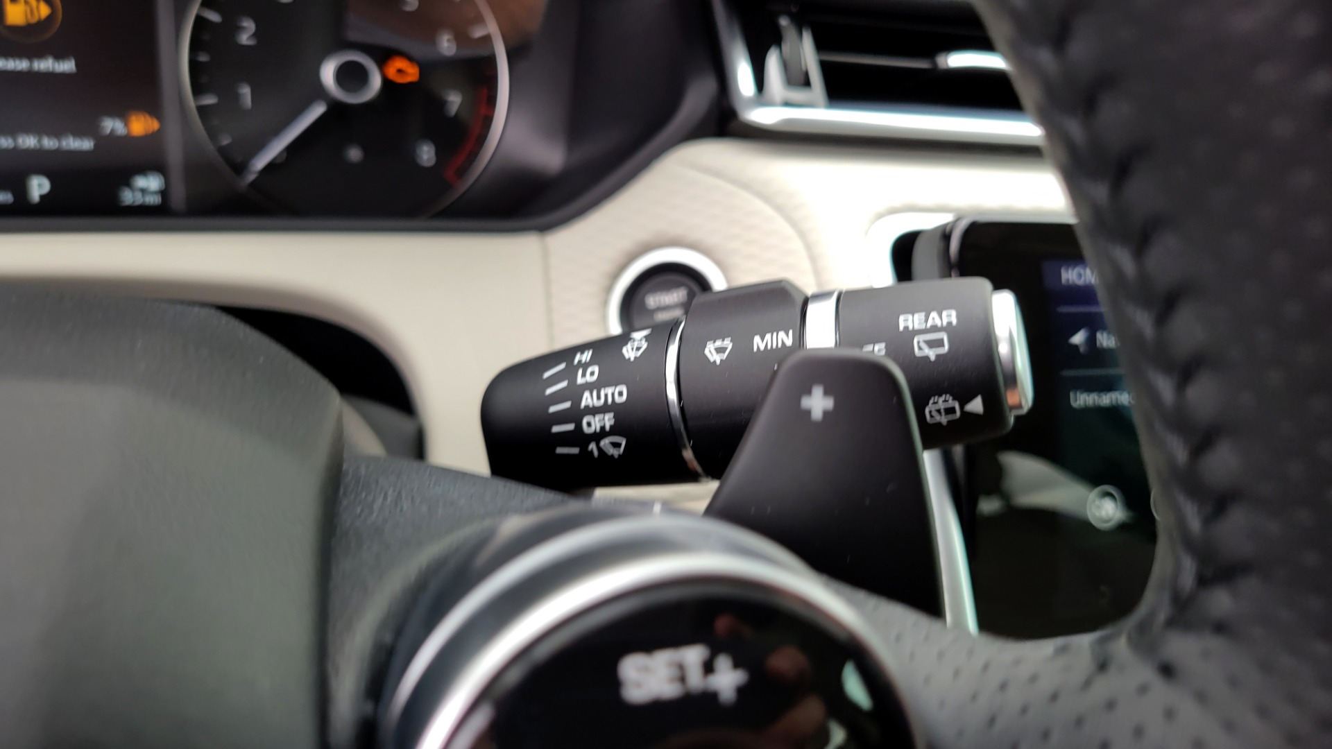 Used 2020 Land Rover RANGE ROVER VELAR S / AWD / 2.0L TURBO / NAV / SUNROOF / 19IN WHLS / REARVIEW for sale $59,995 at Formula Imports in Charlotte NC 28227 46