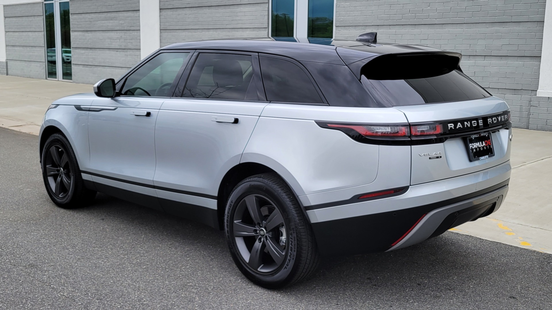 Used 2020 Land Rover RANGE ROVER VELAR S / AWD / 2.0L TURBO / NAV / SUNROOF / 19IN WHLS / REARVIEW for sale $59,995 at Formula Imports in Charlotte NC 28227 5