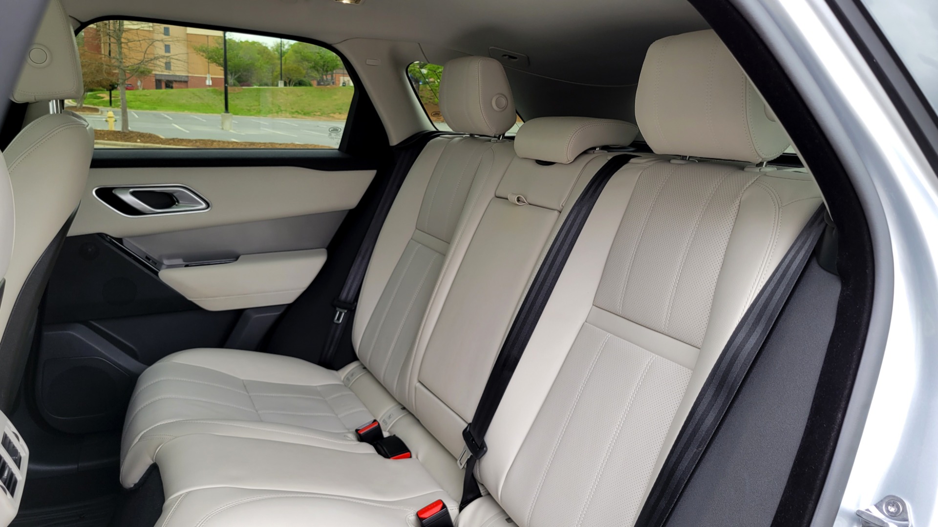 Used 2020 Land Rover RANGE ROVER VELAR S / AWD / 2.0L TURBO / NAV / SUNROOF / 19IN WHLS / REARVIEW for sale $59,995 at Formula Imports in Charlotte NC 28227 66