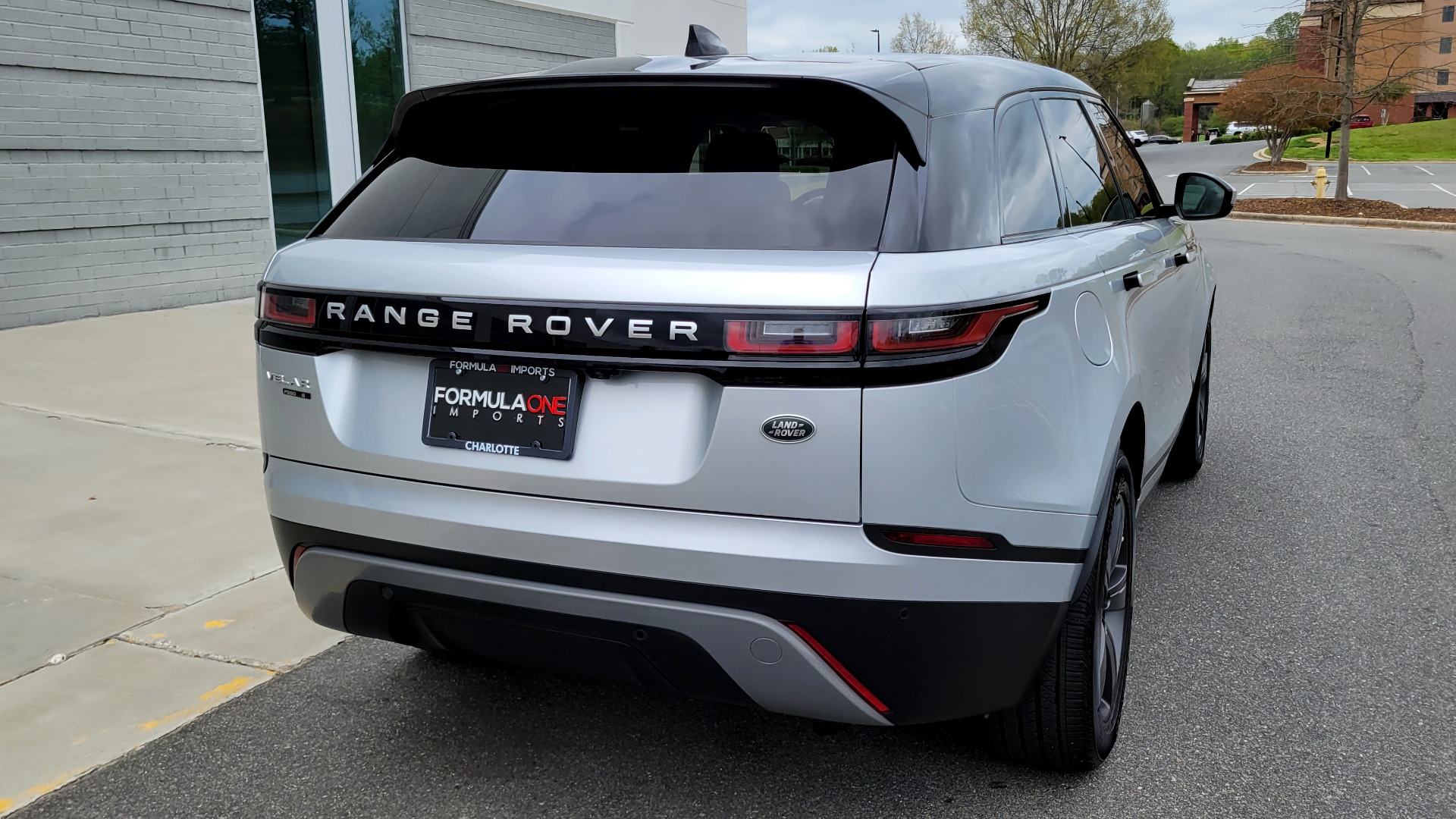 Used 2020 Land Rover RANGE ROVER VELAR S / AWD / 2.0L TURBO / NAV / SUNROOF / 19IN WHLS / REARVIEW for sale $59,995 at Formula Imports in Charlotte NC 28227 8