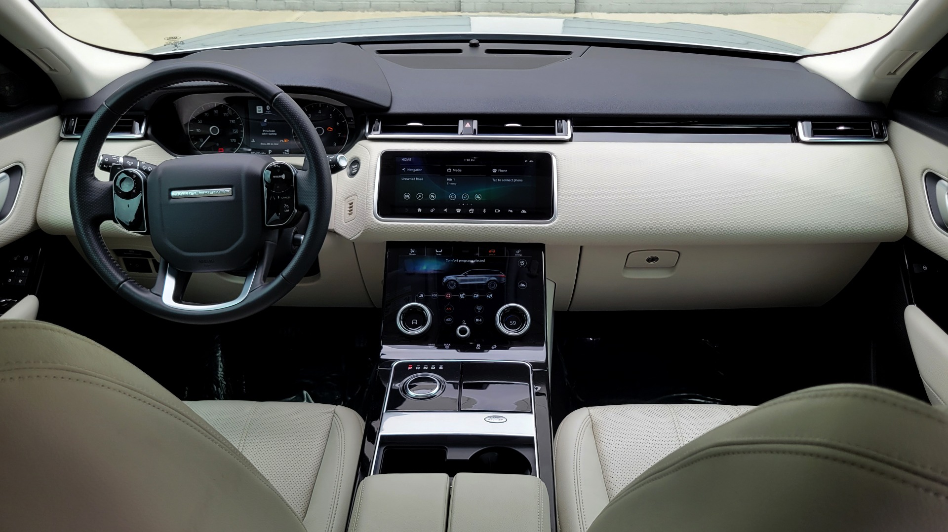 Used 2020 Land Rover RANGE ROVER VELAR S / AWD / 2.0L TURBO / NAV / SUNROOF / 19IN WHLS / REARVIEW for sale $59,995 at Formula Imports in Charlotte NC 28227 82
