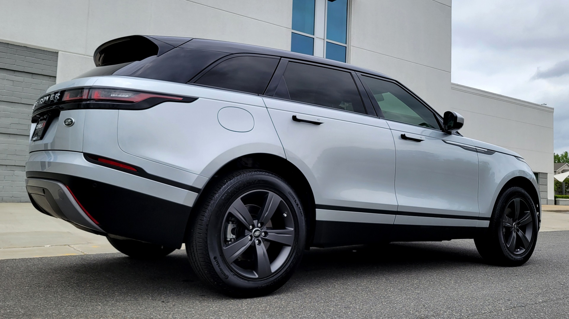 Used 2020 Land Rover RANGE ROVER VELAR S / AWD / 2.0L TURBO / NAV / SUNROOF / 19IN WHLS / REARVIEW for sale $59,995 at Formula Imports in Charlotte NC 28227 9