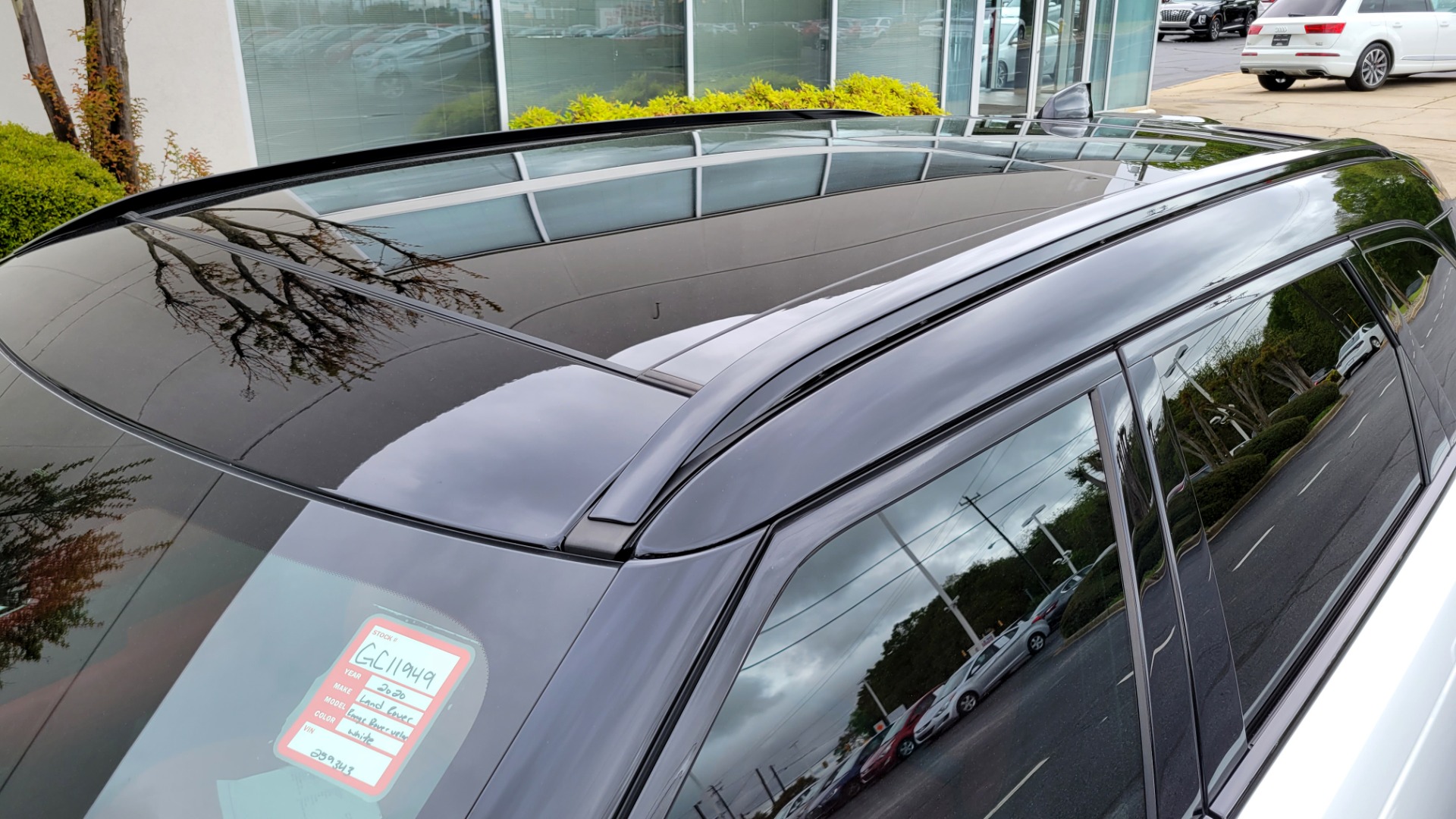 Used 2020 Land Rover RANGE ROVER VELAR SVAUTOBIOGRAPHY DYNAMIC ED / NAV / SUNROOF for sale $95,495 at Formula Imports in Charlotte NC 28227 11