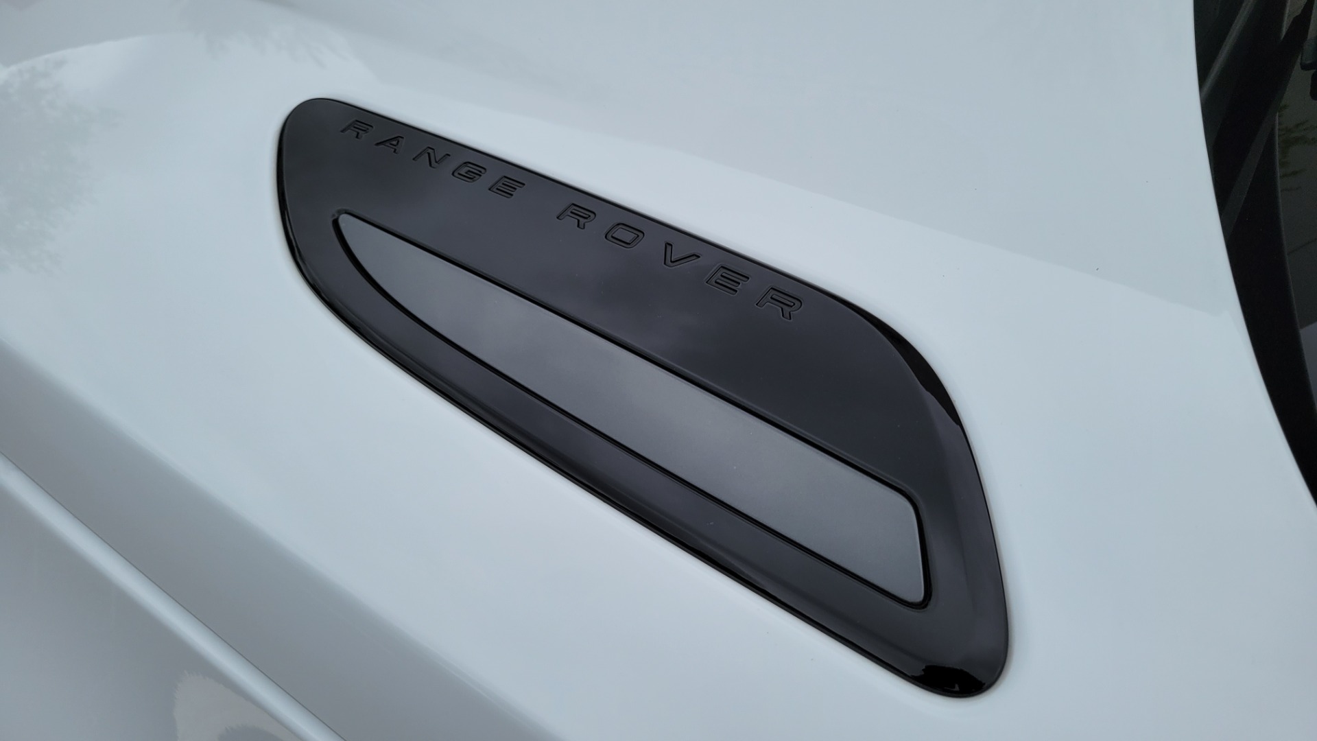 Used 2020 Land Rover RANGE ROVER VELAR SVAUTOBIOGRAPHY DYNAMIC ED / NAV / SUNROOF for sale $95,495 at Formula Imports in Charlotte NC 28227 12