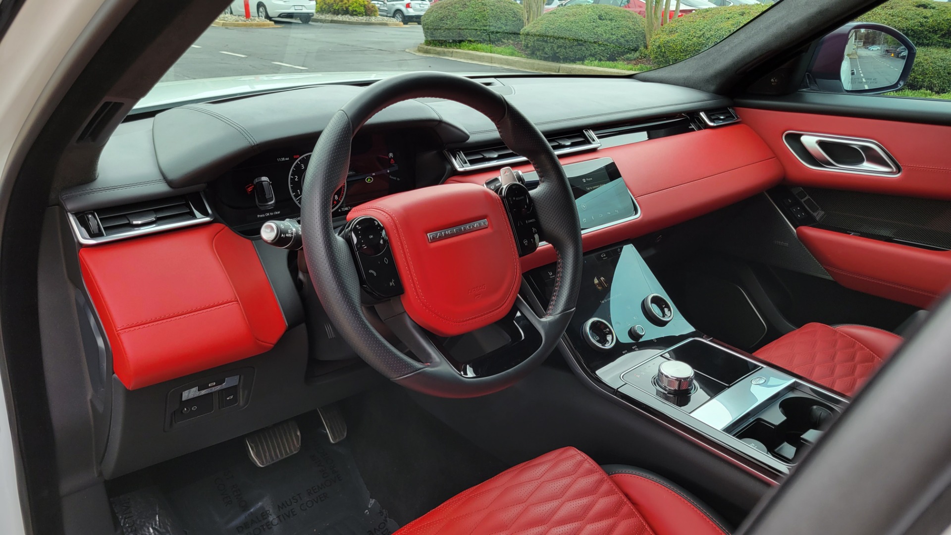 Used 2020 Land Rover RANGE ROVER VELAR SVAUTOBIOGRAPHY DYNAMIC ED / NAV / SUNROOF for sale $95,495 at Formula Imports in Charlotte NC 28227 33