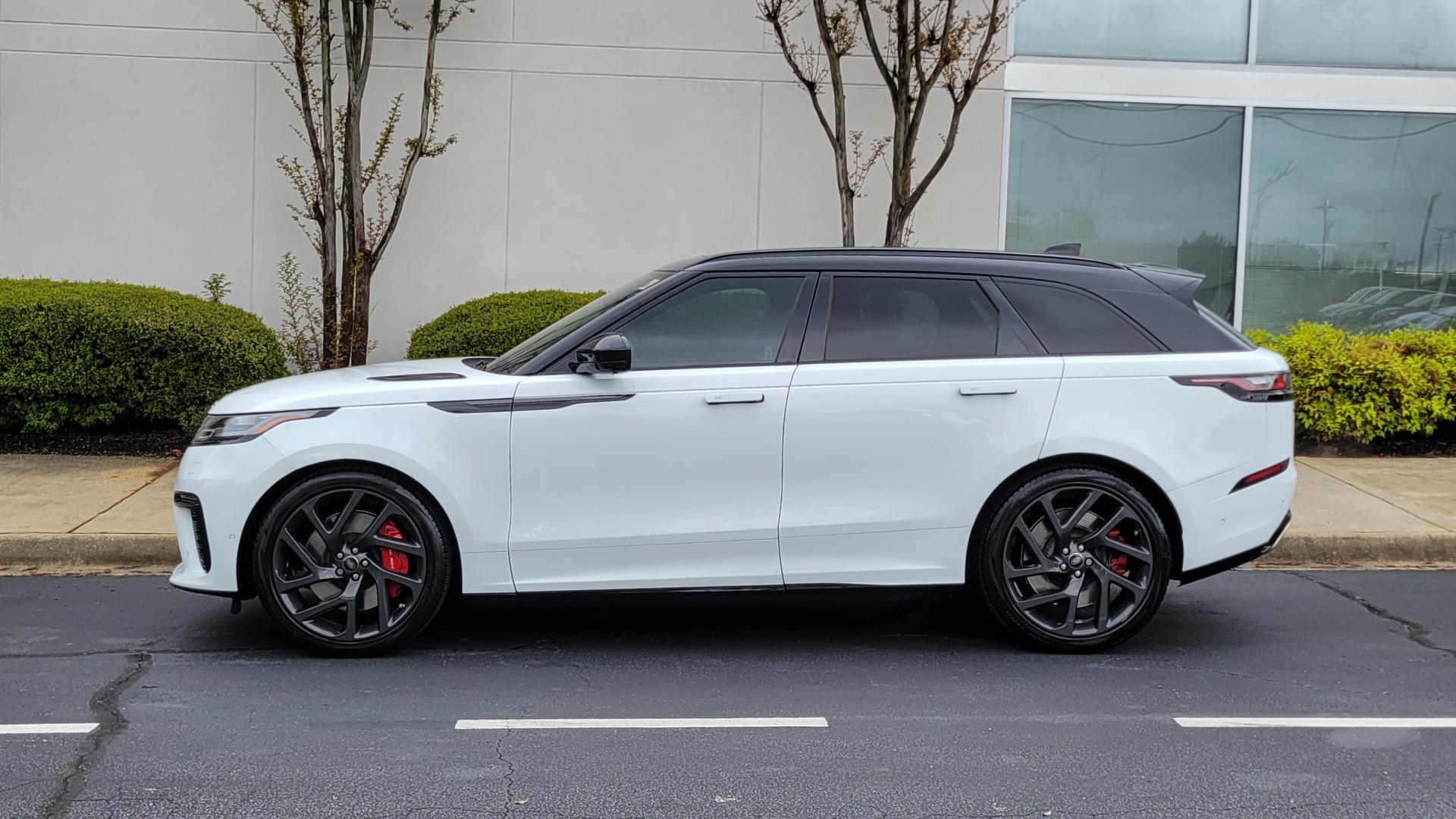 Used 2020 Land Rover RANGE ROVER VELAR SVAUTOBIOGRAPHY DYNAMIC ED / NAV / SUNROOF for sale $95,495 at Formula Imports in Charlotte NC 28227 4