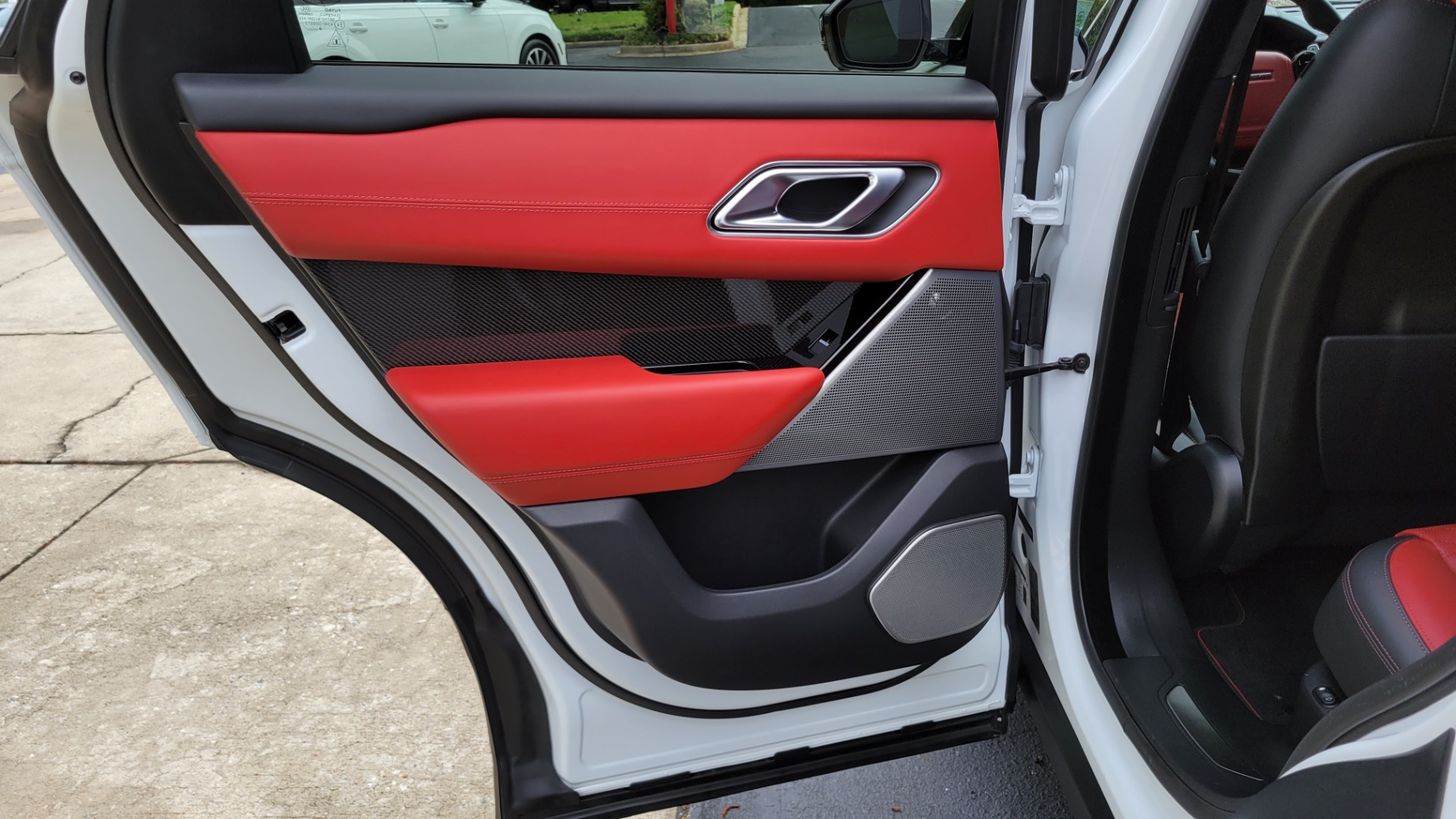 Used 2020 Land Rover RANGE ROVER VELAR SVAUTOBIOGRAPHY DYNAMIC ED / NAV / SUNROOF for sale $95,495 at Formula Imports in Charlotte NC 28227 52