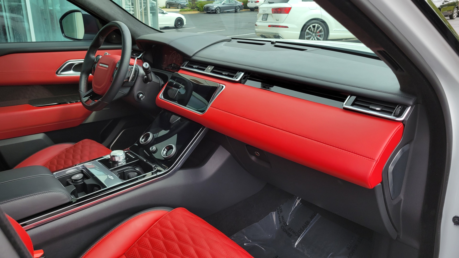Used 2020 Land Rover RANGE ROVER VELAR SVAUTOBIOGRAPHY DYNAMIC ED / NAV / SUNROOF for sale $95,495 at Formula Imports in Charlotte NC 28227 61