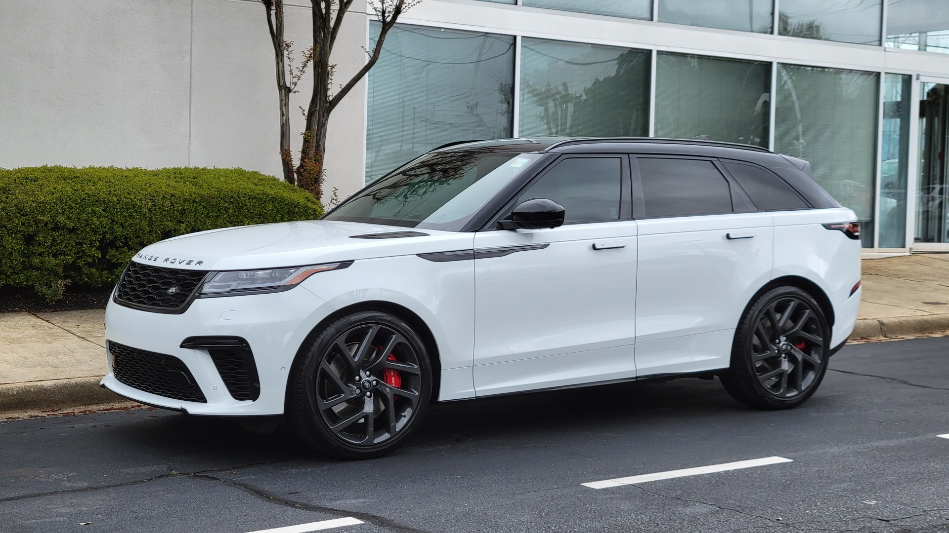 Used 2020 Land Rover Range Rover Velar SVAutobiography Dynamic Edition for sale $90,995 at Formula Imports in Charlotte NC 28227 1