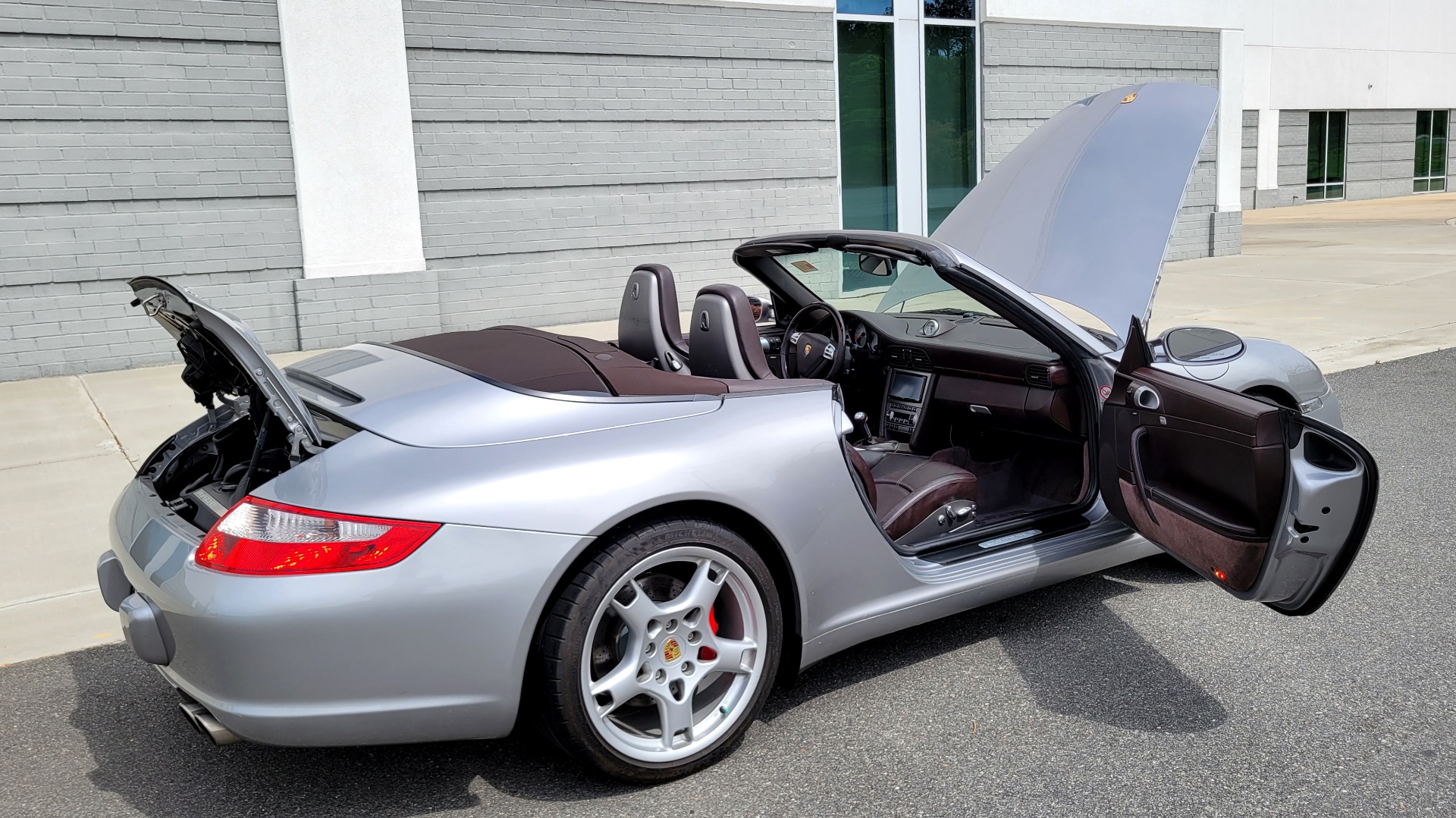 Used 2006 Porsche 911 CARRERA S CABRIOLET / SPORT CHRONO / BOSE / SPORT SEATS / SPORT SHIFTER for sale $62,999 at Formula Imports in Charlotte NC 28227 24