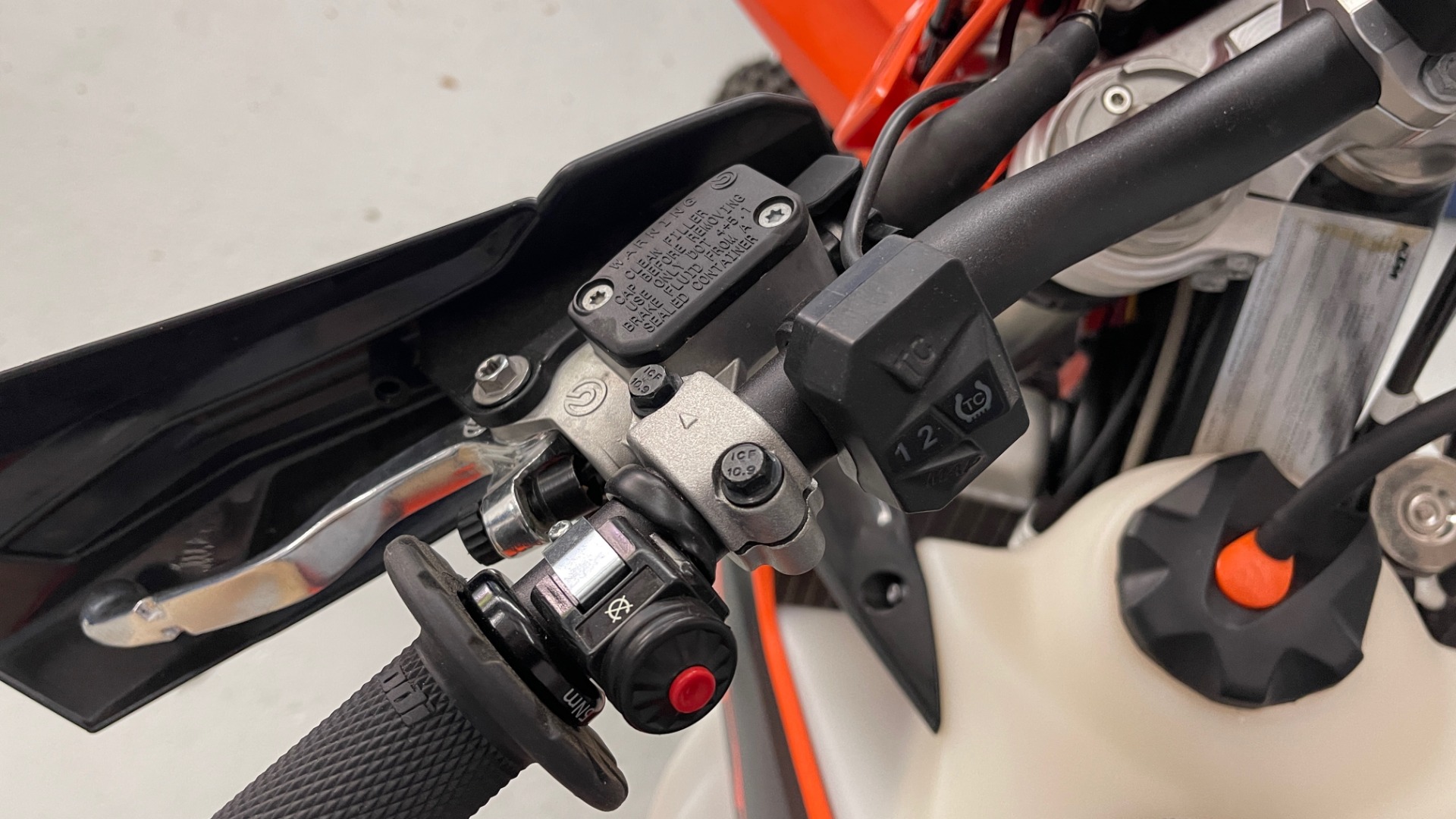Used 2020 KTM 500 XCF-W ENDURO / 4-STROKE / EFI / ELECTRIC START / 6-SPEED for sale $11,000 at Formula Imports in Charlotte NC 28227 12