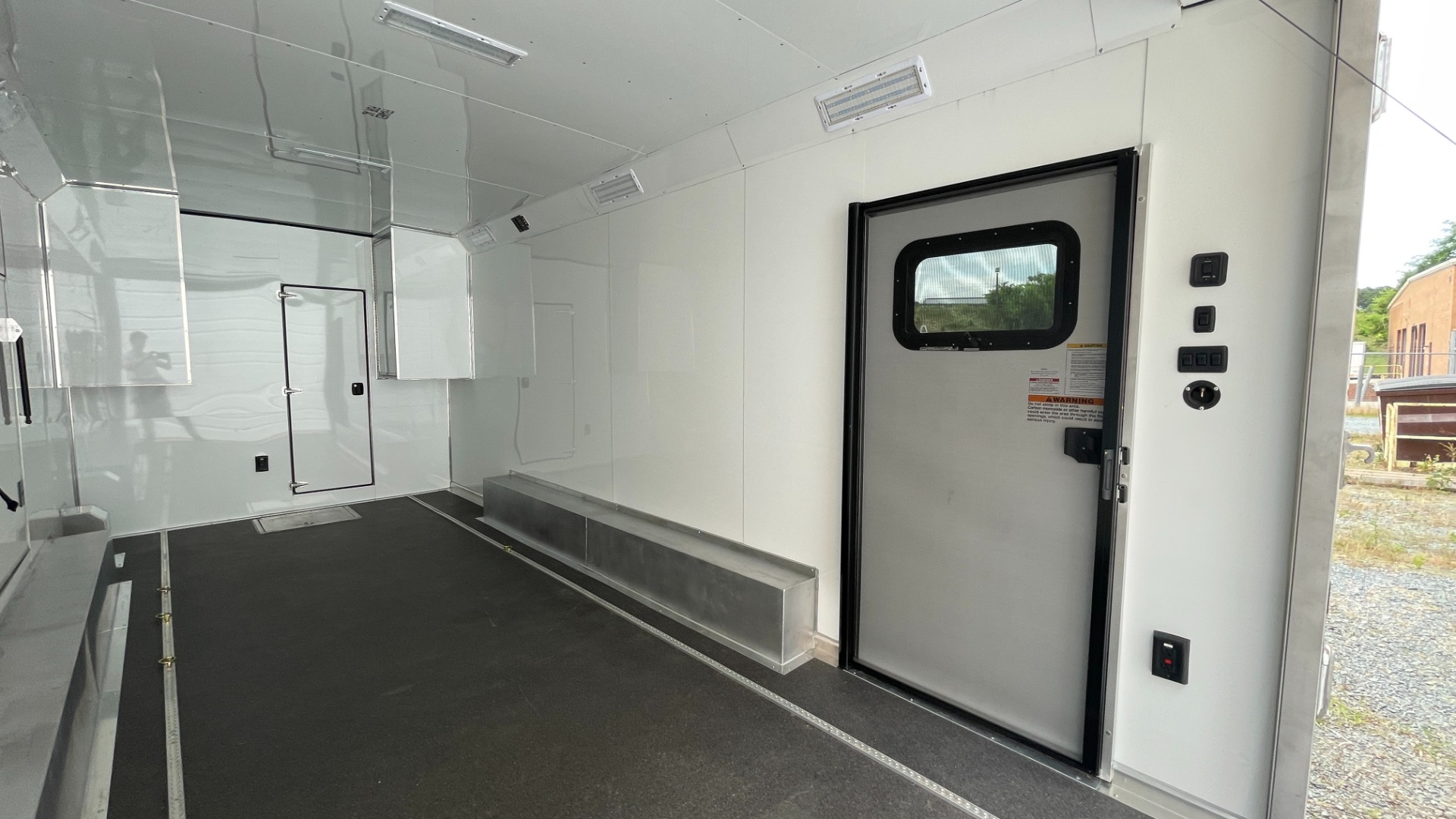 Used 2020 Sundowner 2986 SGM TOY HAULER 49FT / 29FT LIVING / 20FT FOR TOYS / TRIPLE-AXLE for sale $115,000 at Formula Imports in Charlotte NC 28227 19