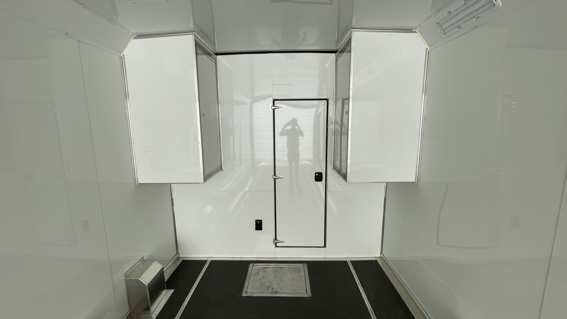 Used 2020 Sundowner 2986 SGM TOY HAULER 49FT / 29FT LIVING / 20FT FOR TOYS / TRIPLE-AXLE for sale $115,000 at Formula Imports in Charlotte NC 28227 30