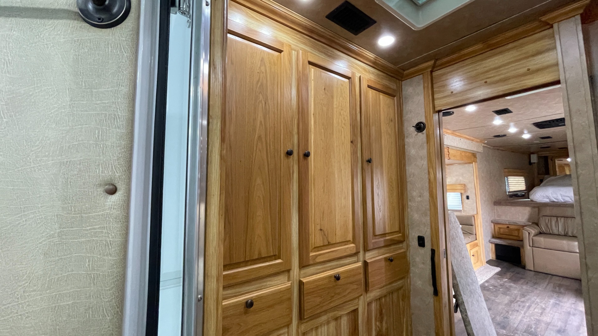 Used 2020 Sundowner 2986 SGM TOY HAULER 49FT / 29FT LIVING / 20FT FOR TOYS / TRIPLE-AXLE for sale $115,000 at Formula Imports in Charlotte NC 28227 79