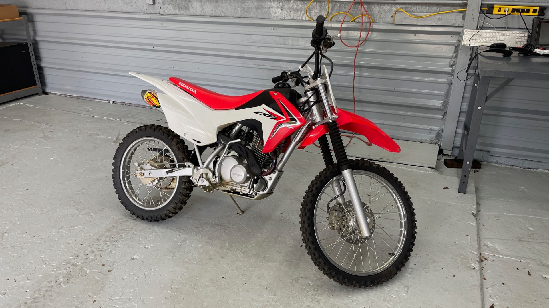 Used 2018 Honda CRF 125F DIRT BIKE / ELECTRIC START / LIKE NEW / GREAT FOR KIDS for sale $3,200 at Formula Imports in Charlotte NC 28227 2