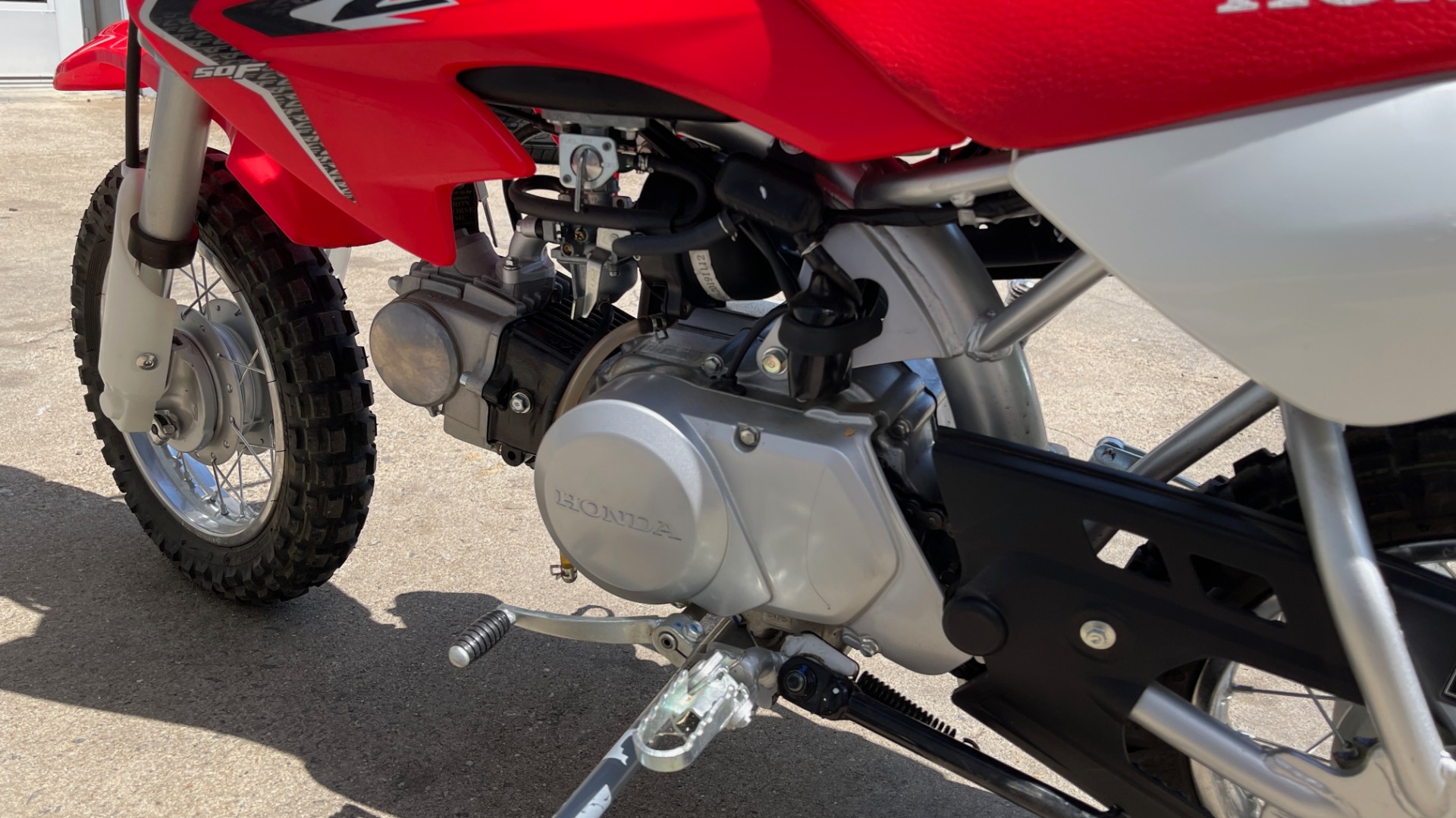 Used 2020 HONDA CRF 50F DIRT BIKE / 3-SPEED AUTO CLUTCH / LIKE NEW / GREAT FOR KIDS for sale $1,999 at Formula Imports in Charlotte NC 28227 5