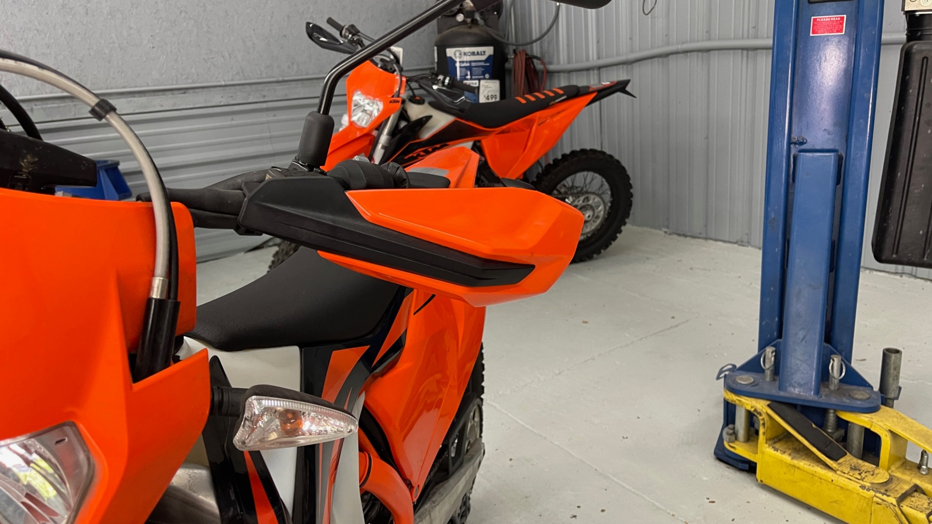 Used 2019 KTM 500 EXC-F DUAL PURPOSE DIRT BIKE / 4-STROKE / EFI / ELECTRIC START / 6-SPEED for sale $11,000 at Formula Imports in Charlotte NC 28227 17