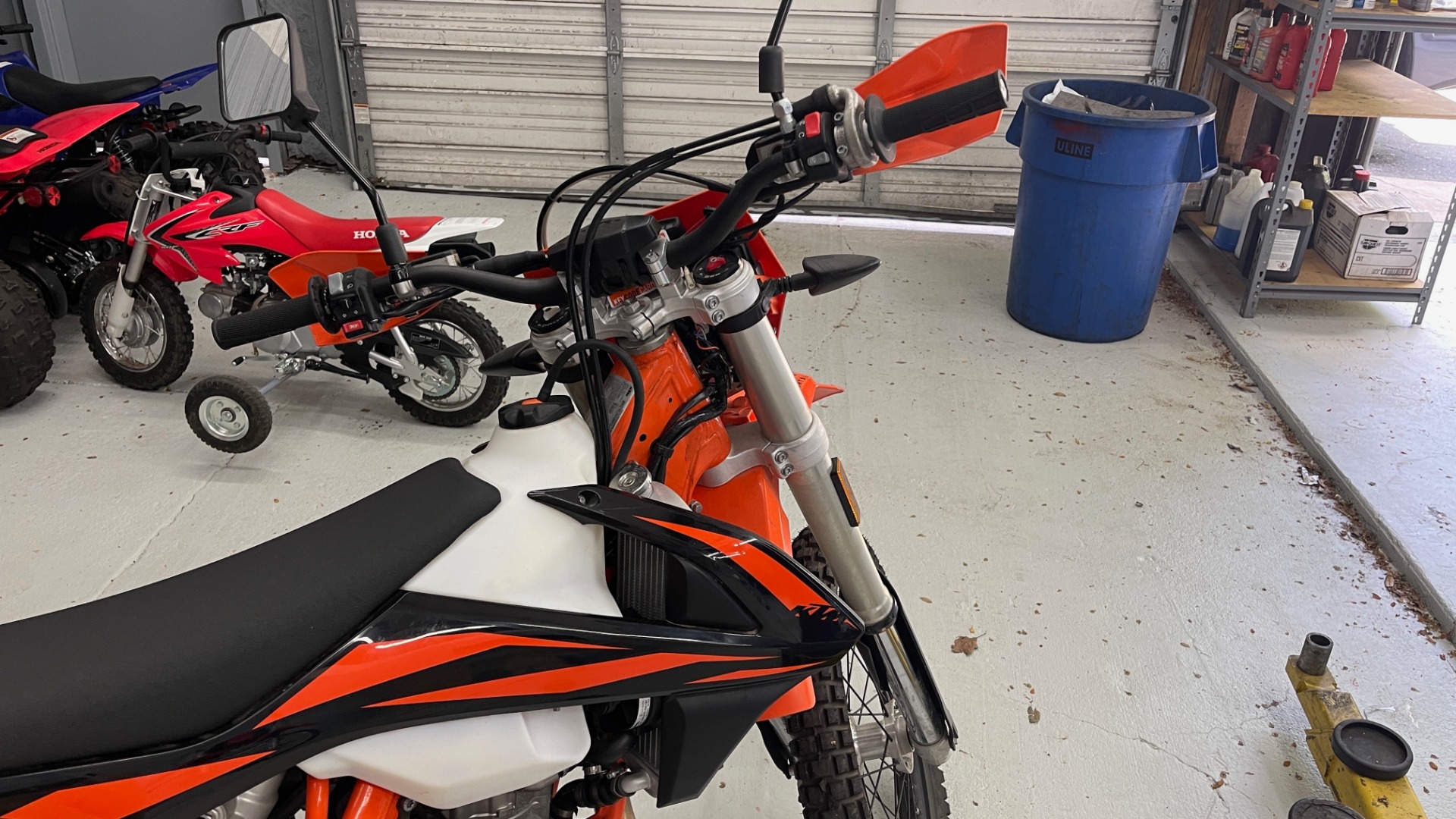 Used 2019 KTM 500 EXC-F DUAL PURPOSE DIRT BIKE / 4-STROKE / EFI / ELECTRIC START / 6-SPEED for sale $11,000 at Formula Imports in Charlotte NC 28227 5