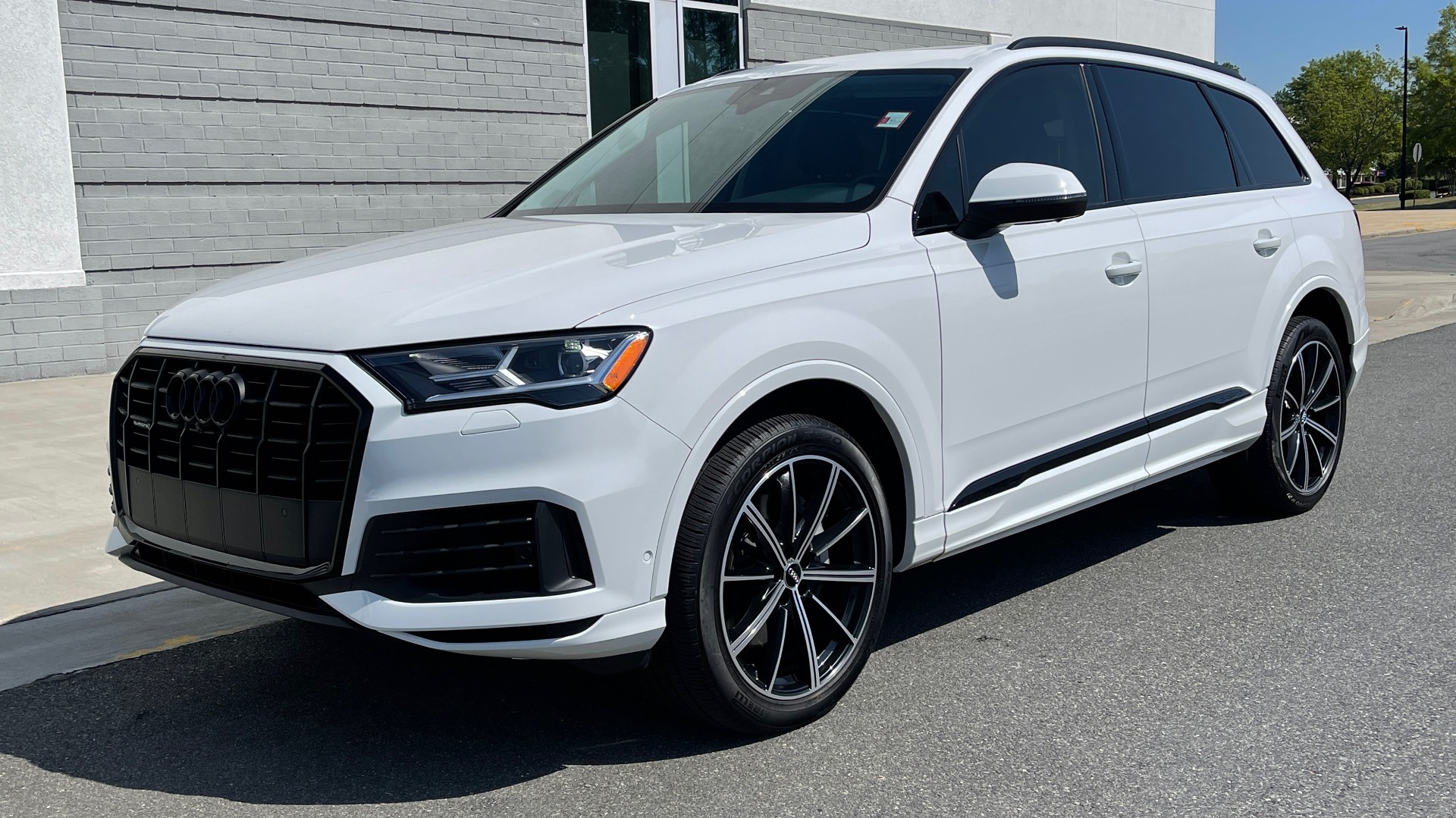 Used 2020 Audi Q7 PREMIUM PLUS 3.0L / CLD WTHR / BLACK OPTIC / WARM WTHR / TOWING / REARVIEW for sale Sold at Formula Imports in Charlotte NC 28227 3