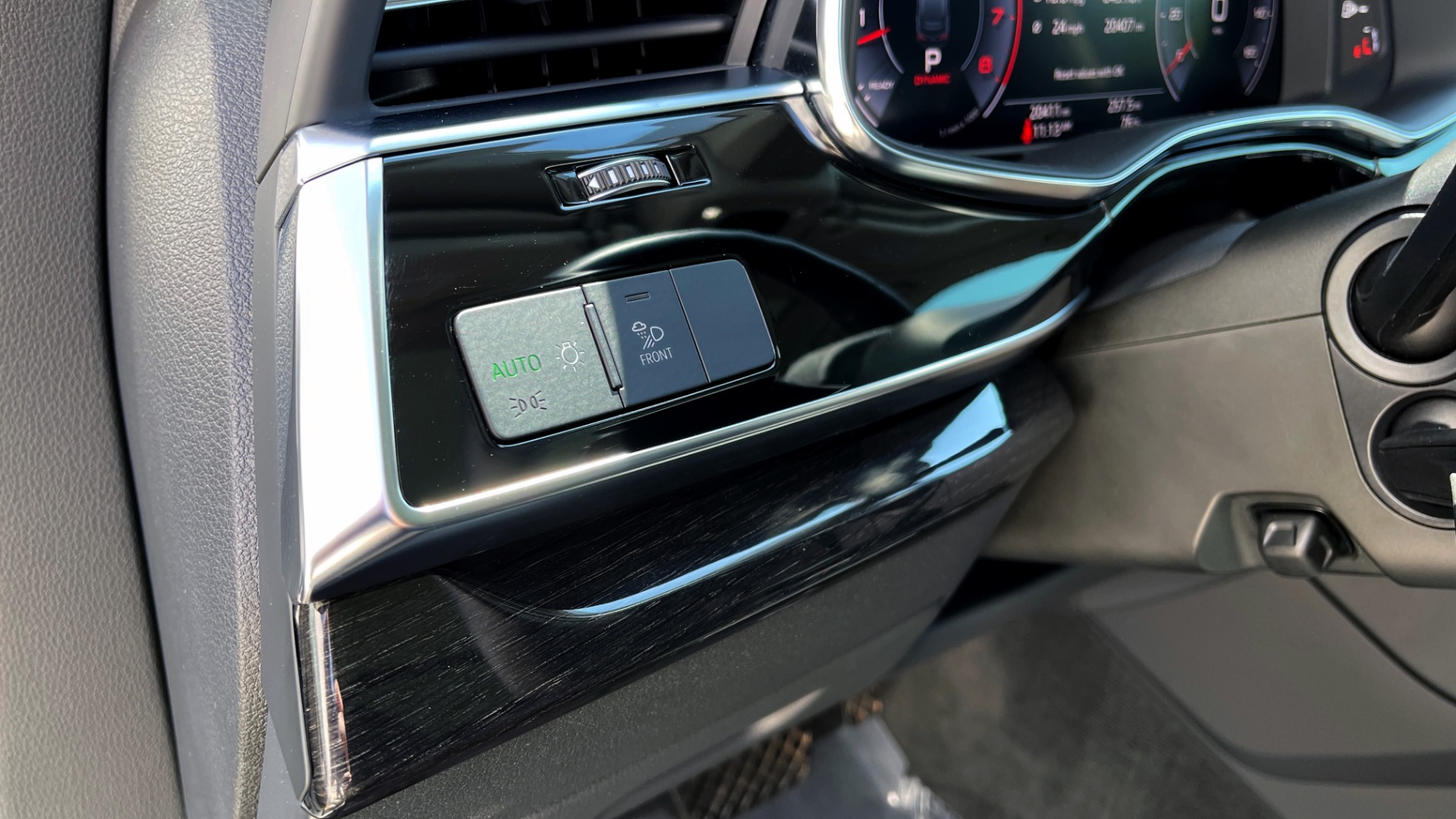 Used 2020 Audi Q7 PREMIUM PLUS 3.0L / CLD WTHR / BLACK OPTIC / WARM WTHR / TOWING / REARVIEW for sale Sold at Formula Imports in Charlotte NC 28227 30