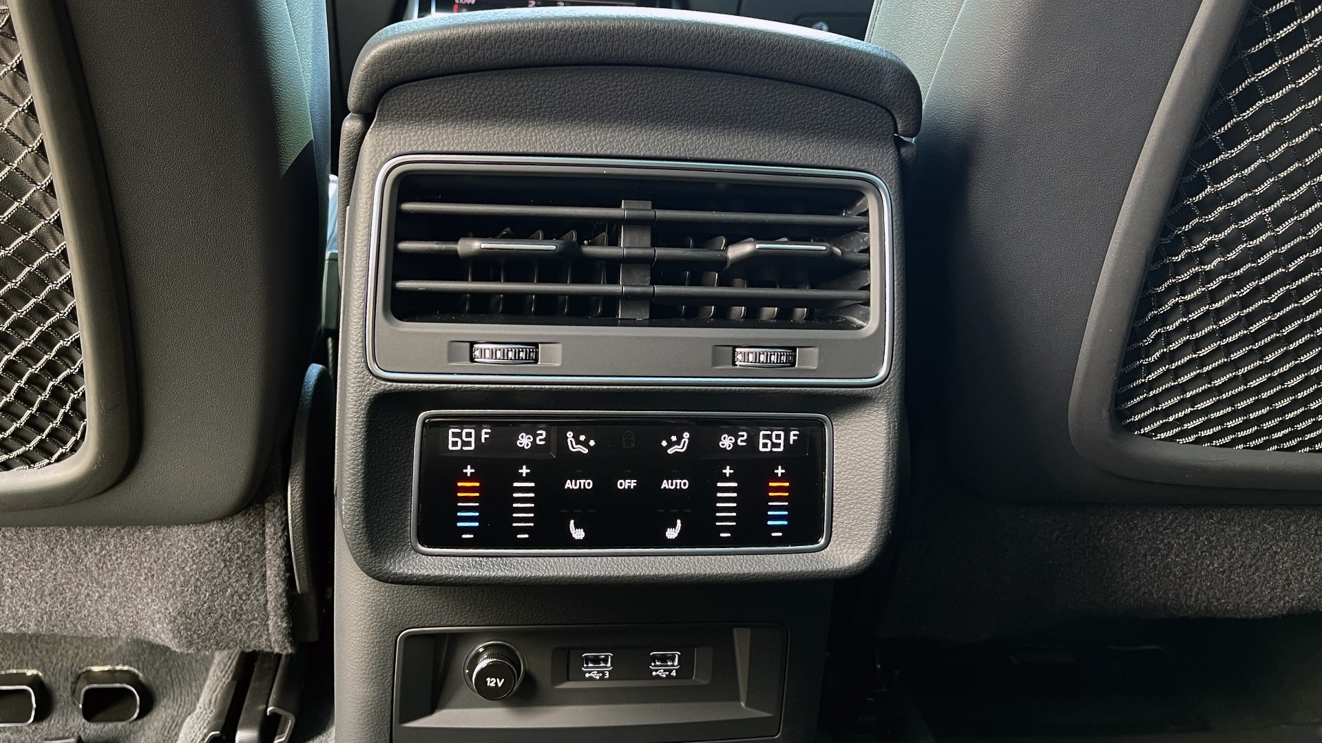 Used 2020 Audi Q7 PREMIUM PLUS 3.0L / CLD WTHR / BLACK OPTIC / WARM WTHR / TOWING / REARVIEW for sale Sold at Formula Imports in Charlotte NC 28227 53