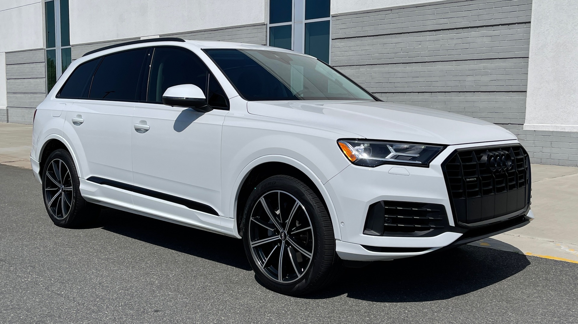 Used 2020 Audi Q7 PREMIUM PLUS 3.0L / CLD WTHR / BLACK OPTIC / WARM WTHR / TOWING / REARVIEW for sale Sold at Formula Imports in Charlotte NC 28227 7