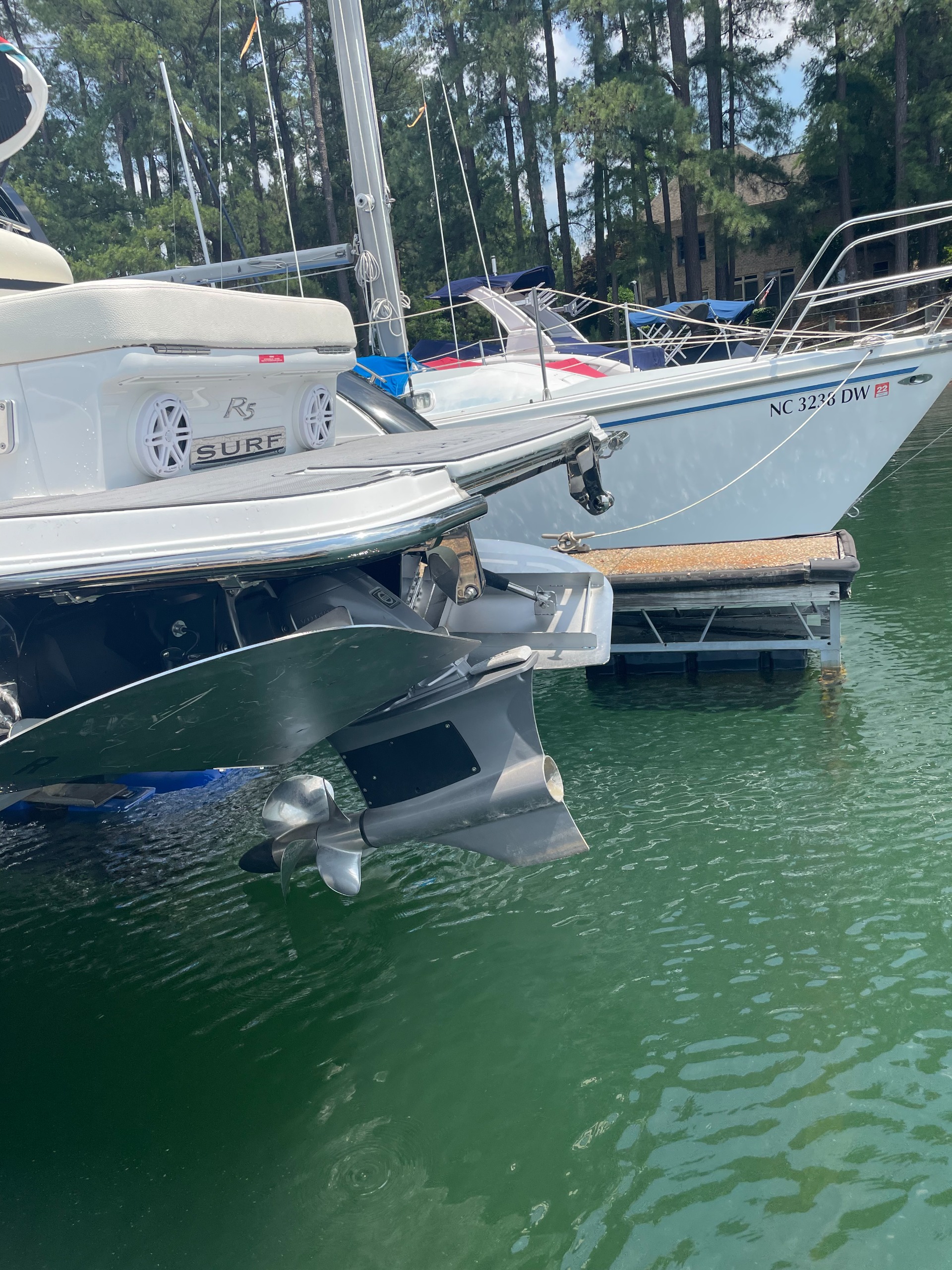 Used 2020 Cobalt 25 R5 SURF SKI BOAT / VOLVO V8 / PORTA POTTI / UNDERWATER LIGHTING / PREMIUM SND for sale Sold at Formula Imports in Charlotte NC 28227 10